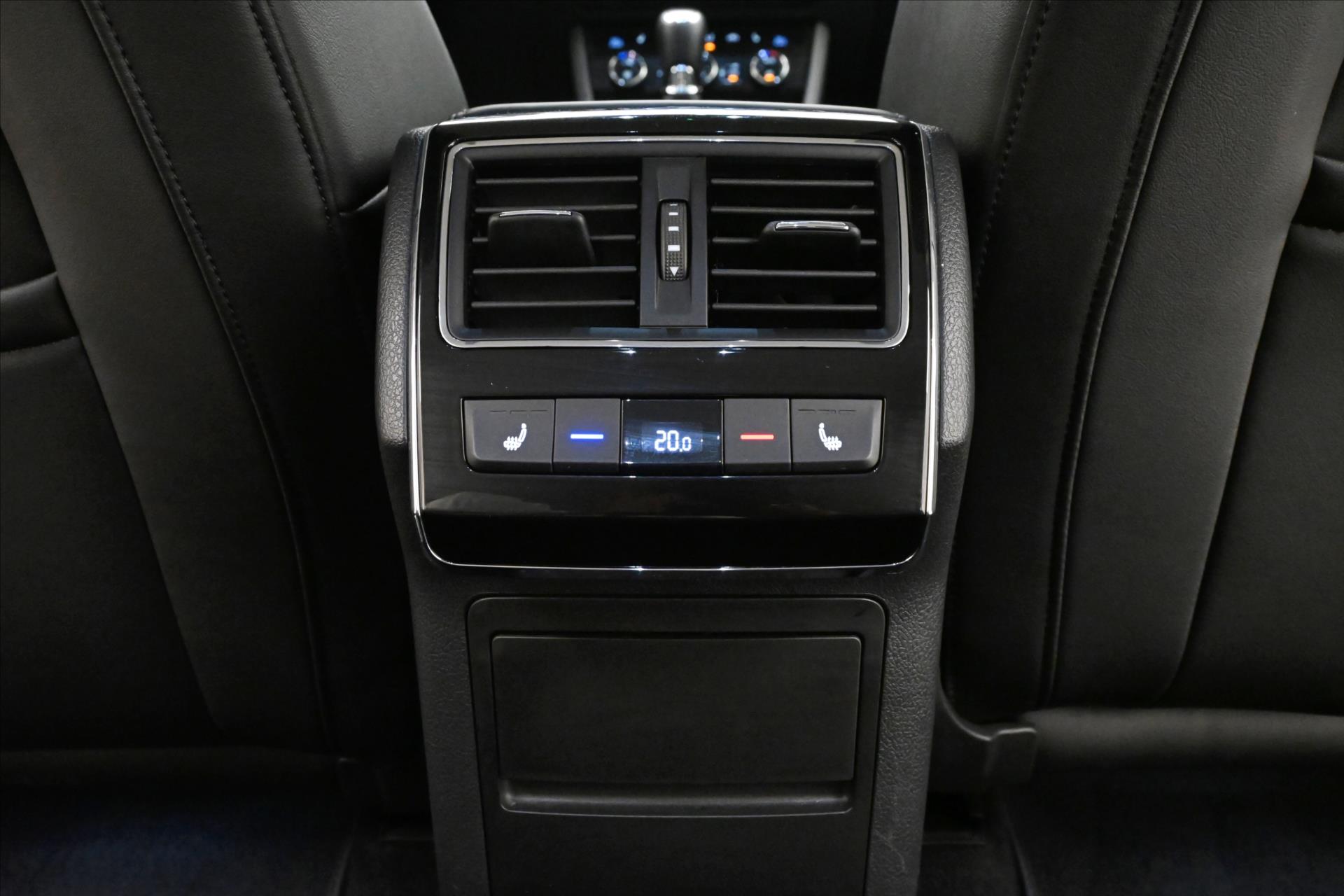 Hlavní fotografie vozu Škoda Superb 2,0 TDI 110kW DSG Style Záruka až 5 let (23)