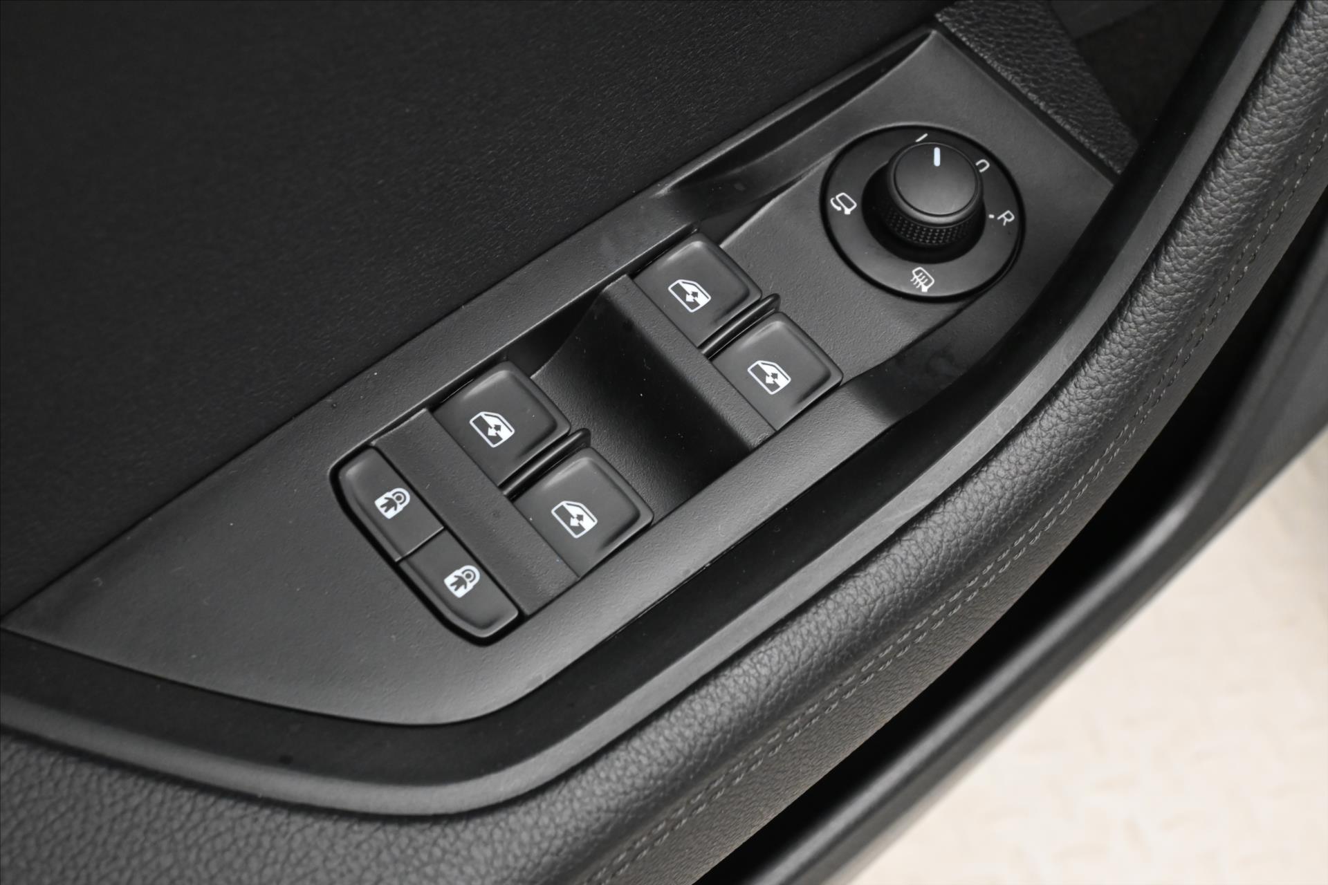 Hlavní fotografie vozu Škoda Superb 2,0 TDI 110kW DSG Style Záruka až 5 let (27)