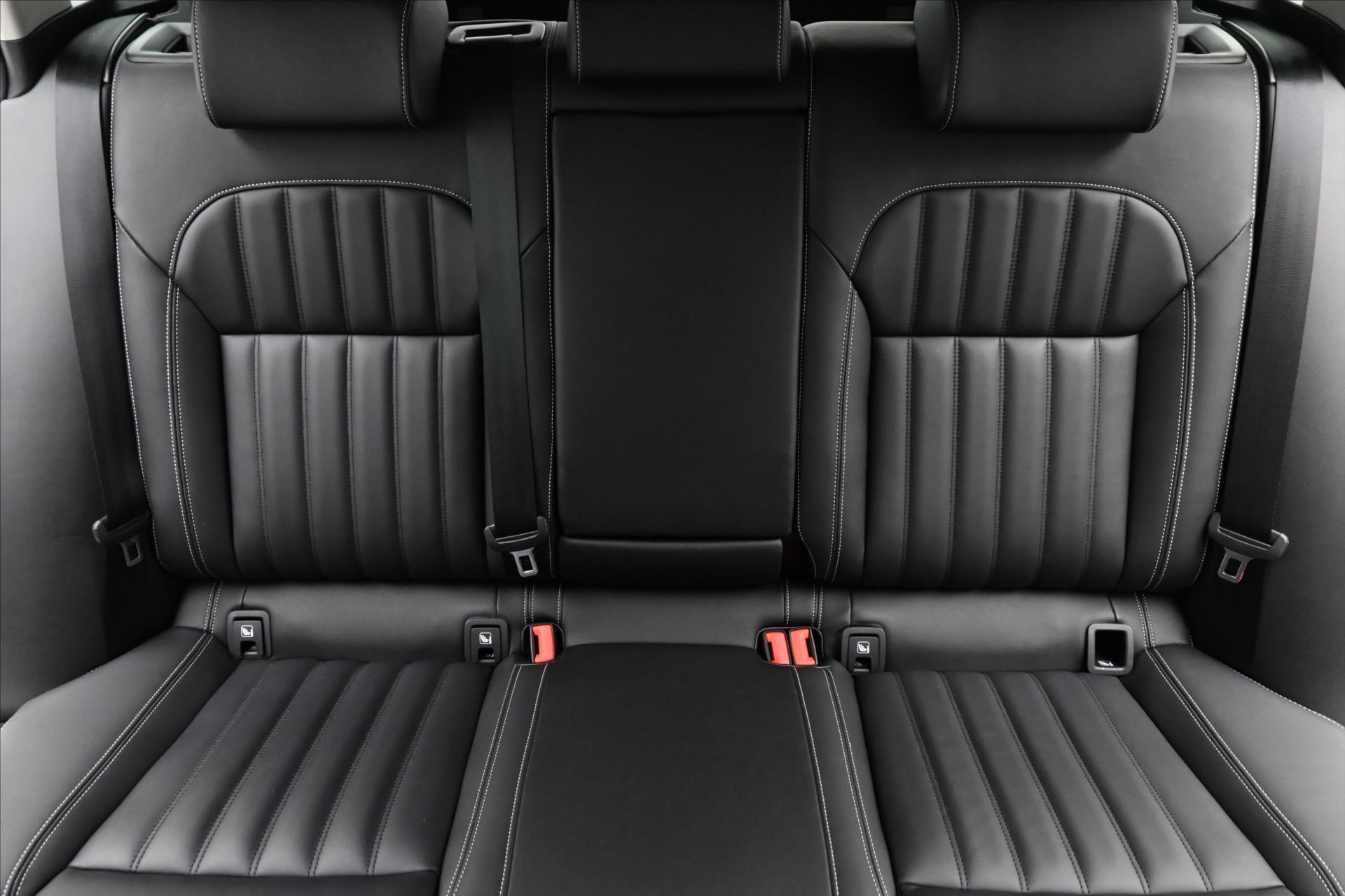 Hlavní fotografie vozu Škoda Superb 2,0 TDI 110kW DSG Style Záruka až 5 let (30)
