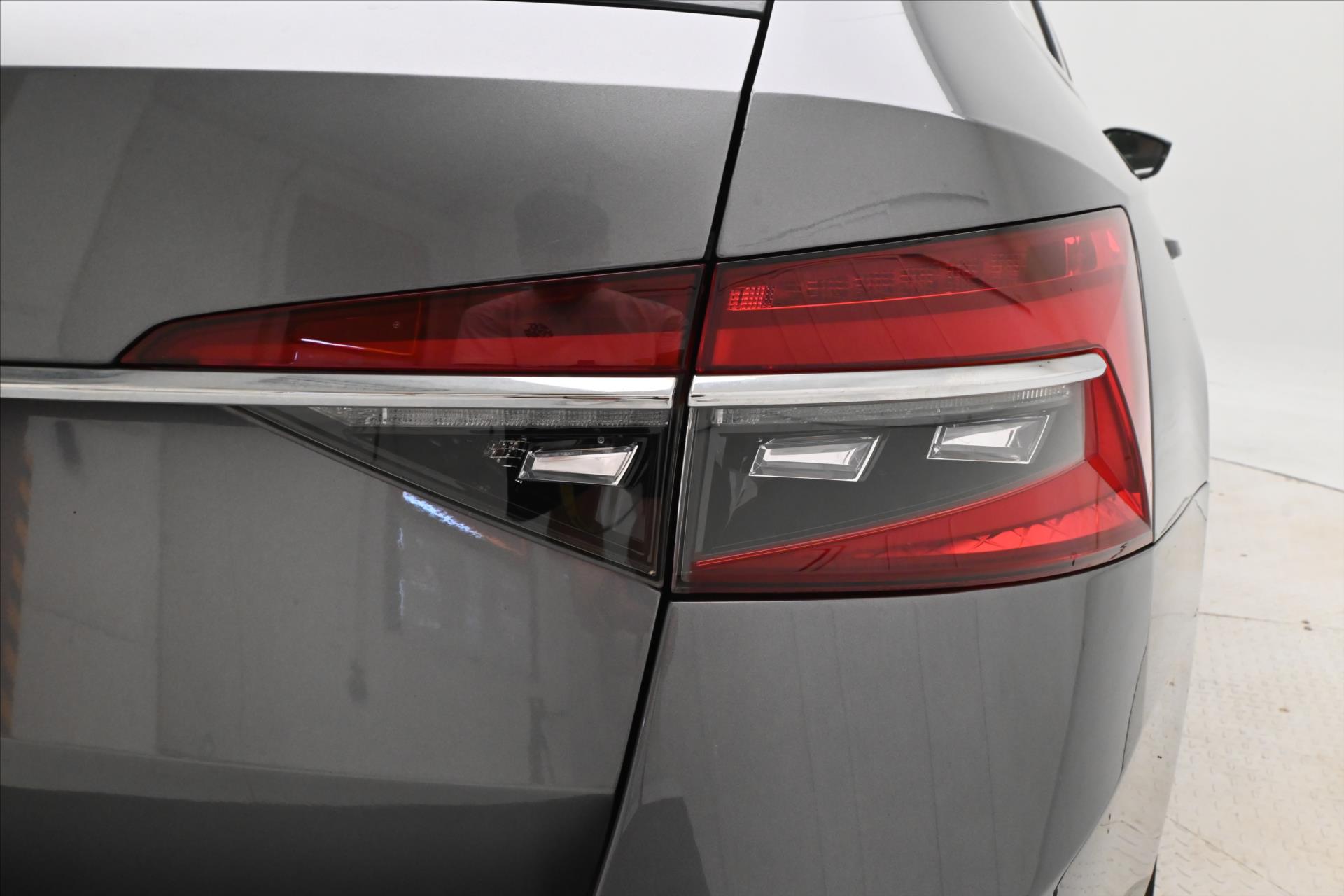 Hlavní fotografie vozu Škoda Superb 2,0 TDI 110kW DSG Style Záruka až 5 let (33)