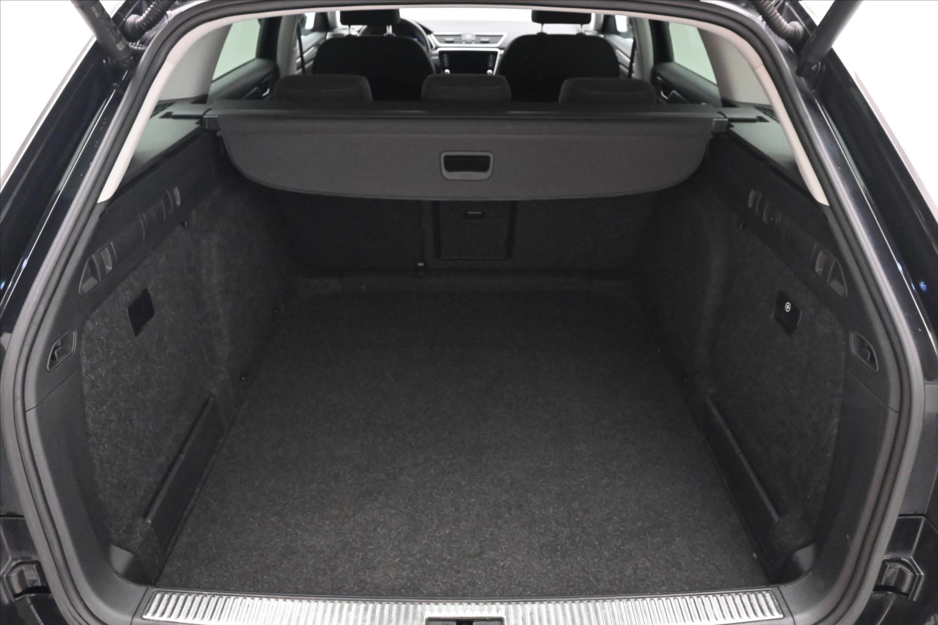 Hlavní fotografie vozu Škoda Superb 2,0 TDI 110 kW DSG Style Záruka až 5 let (10)