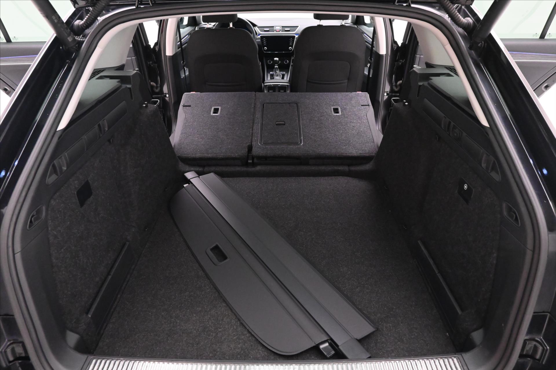 Hlavní fotografie vozu Škoda Superb 2,0 TDI 110 kW DSG Style Záruka až 5 let (11)