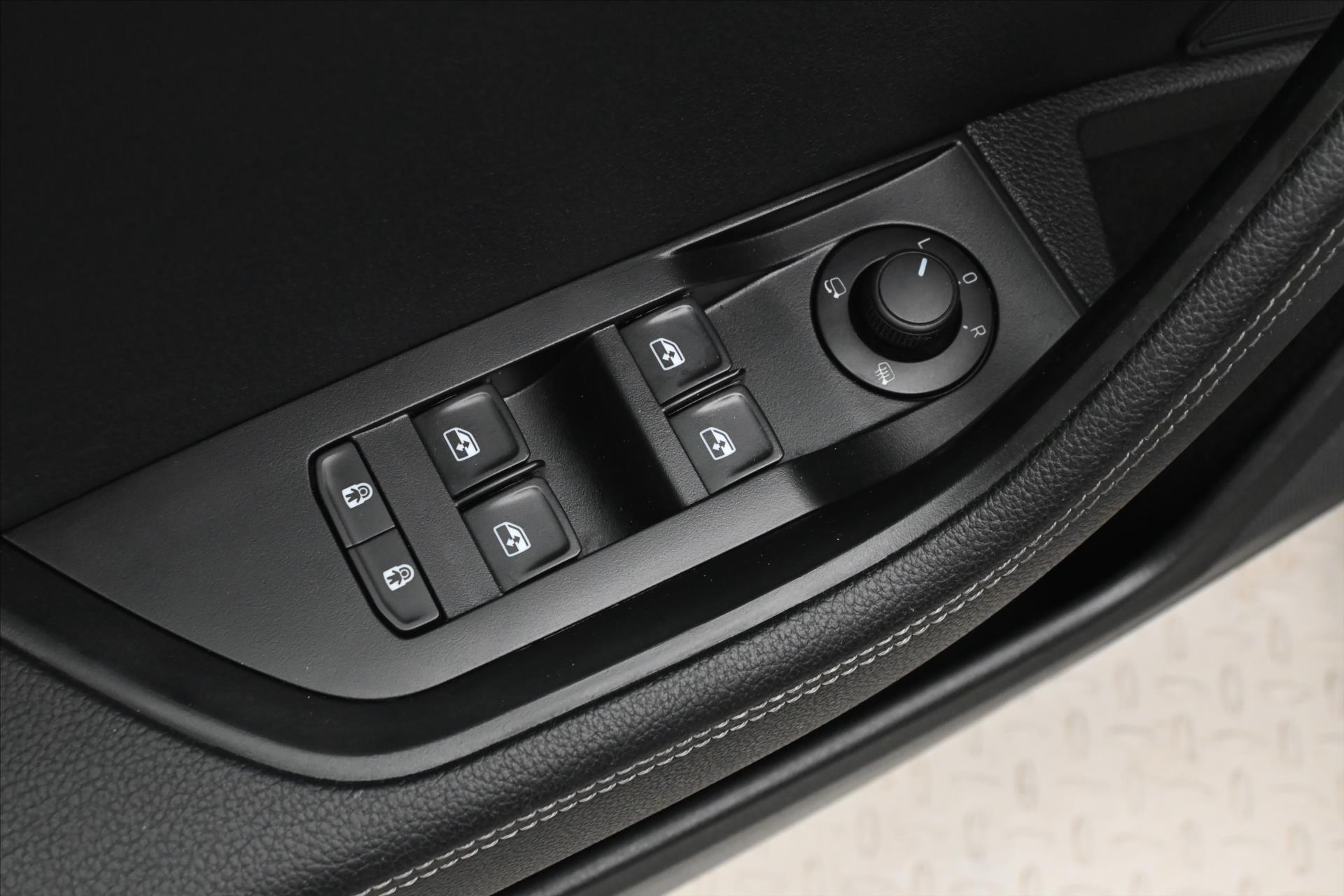 Hlavní fotografie vozu Škoda Superb 2,0 TDI 110 kW DSG Style Záruka až 5 let (26)