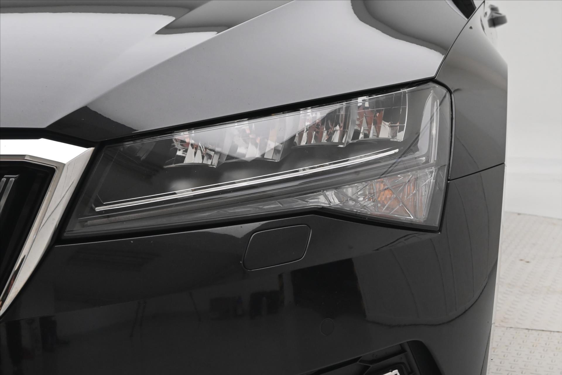 Hlavní fotografie vozu Škoda Superb 2,0 TDI 110 kW DSG Style Záruka až 5 let (30)