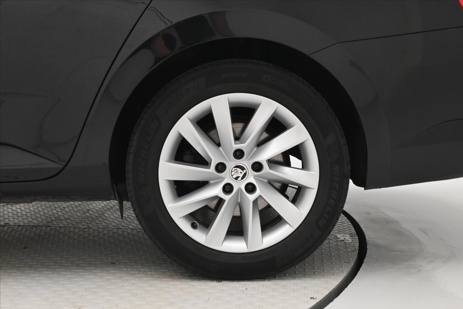 Hlavní fotografie vozu Škoda Superb 2,0 TDI 110 kW DSG Style Záruka až 5 let (32)