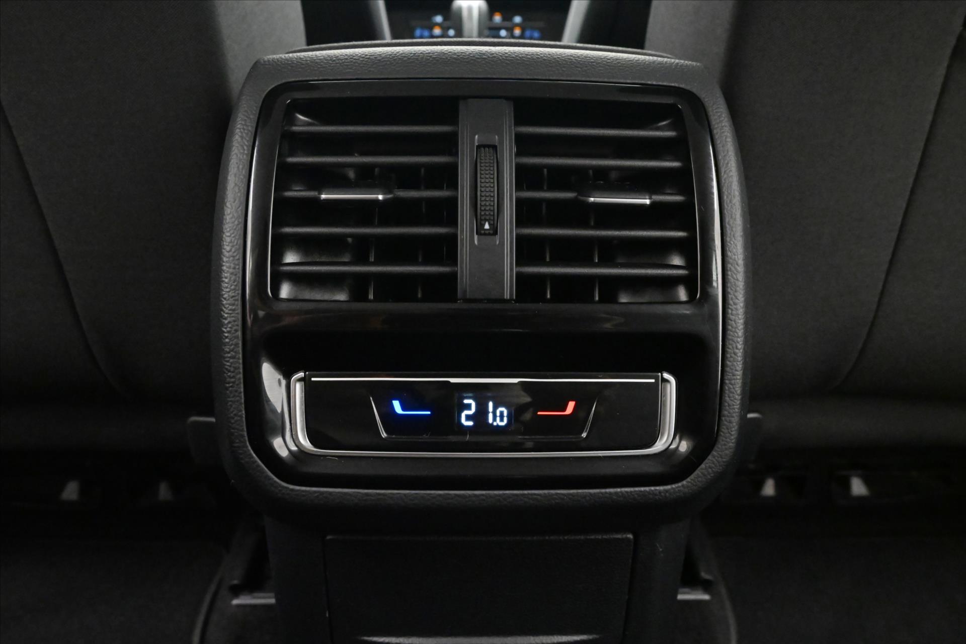 Hlavní fotografie vozu Volkswagen Passat 2,0 TDI 110 kW DSG Business Záruka až 5 let (22)