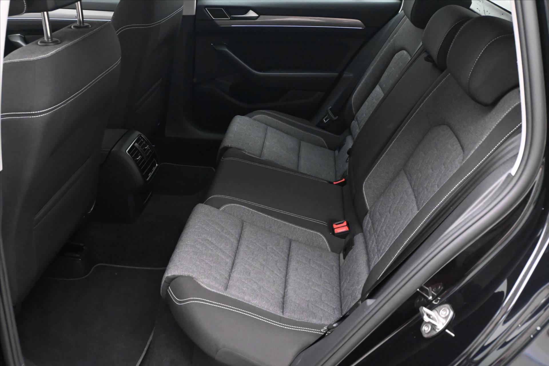 Hlavní fotografie vozu Volkswagen Passat 2,0 TDI 110kW DSG Business Záruka až 5 let (14)