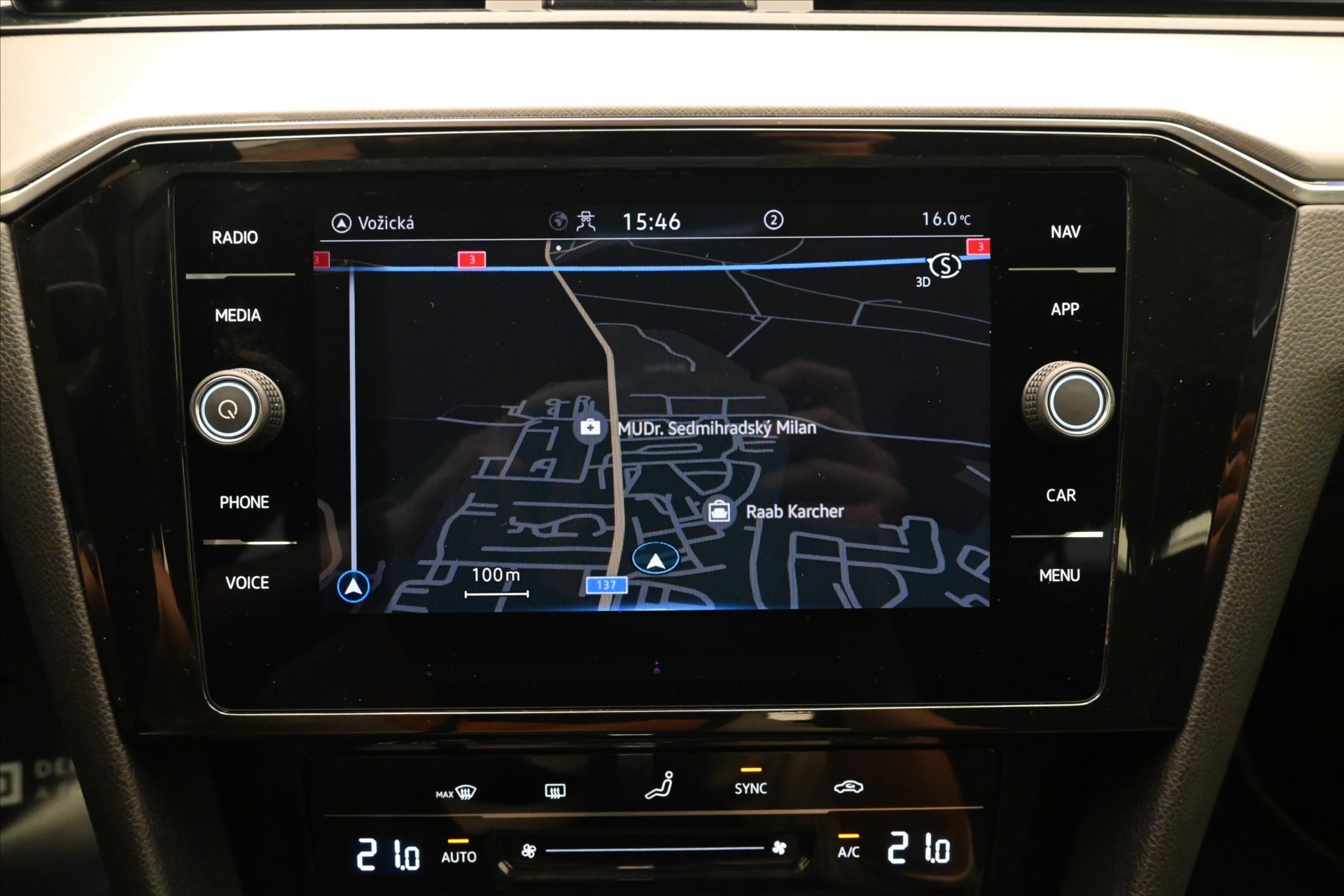 Hlavní fotografie vozu Volkswagen Passat 2,0 TDI 110kW DSG Business Záruka až 5 let (20)