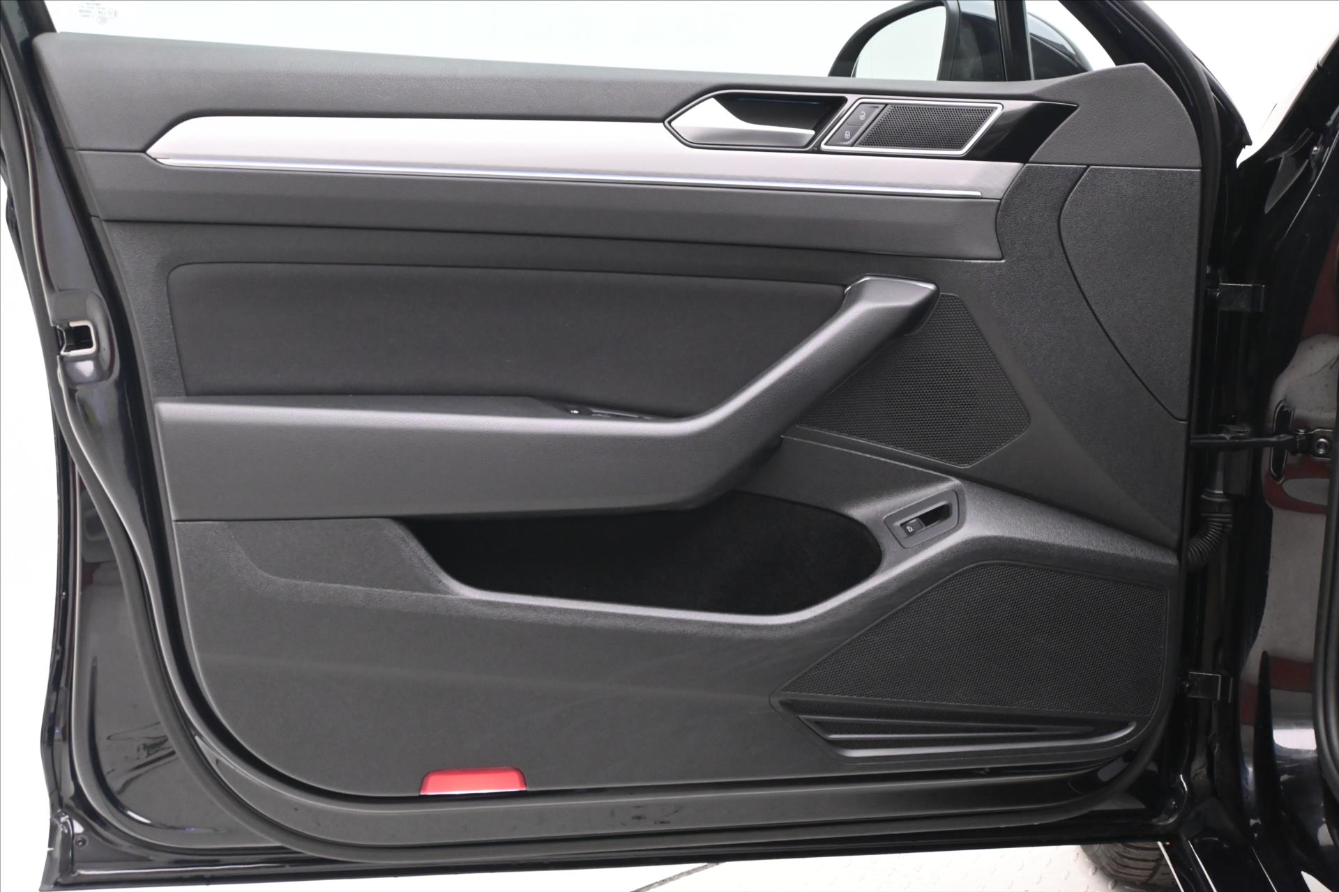 Hlavní fotografie vozu Volkswagen Passat 2,0 TDI 110kW DSG Business Záruka až 5 let (25)