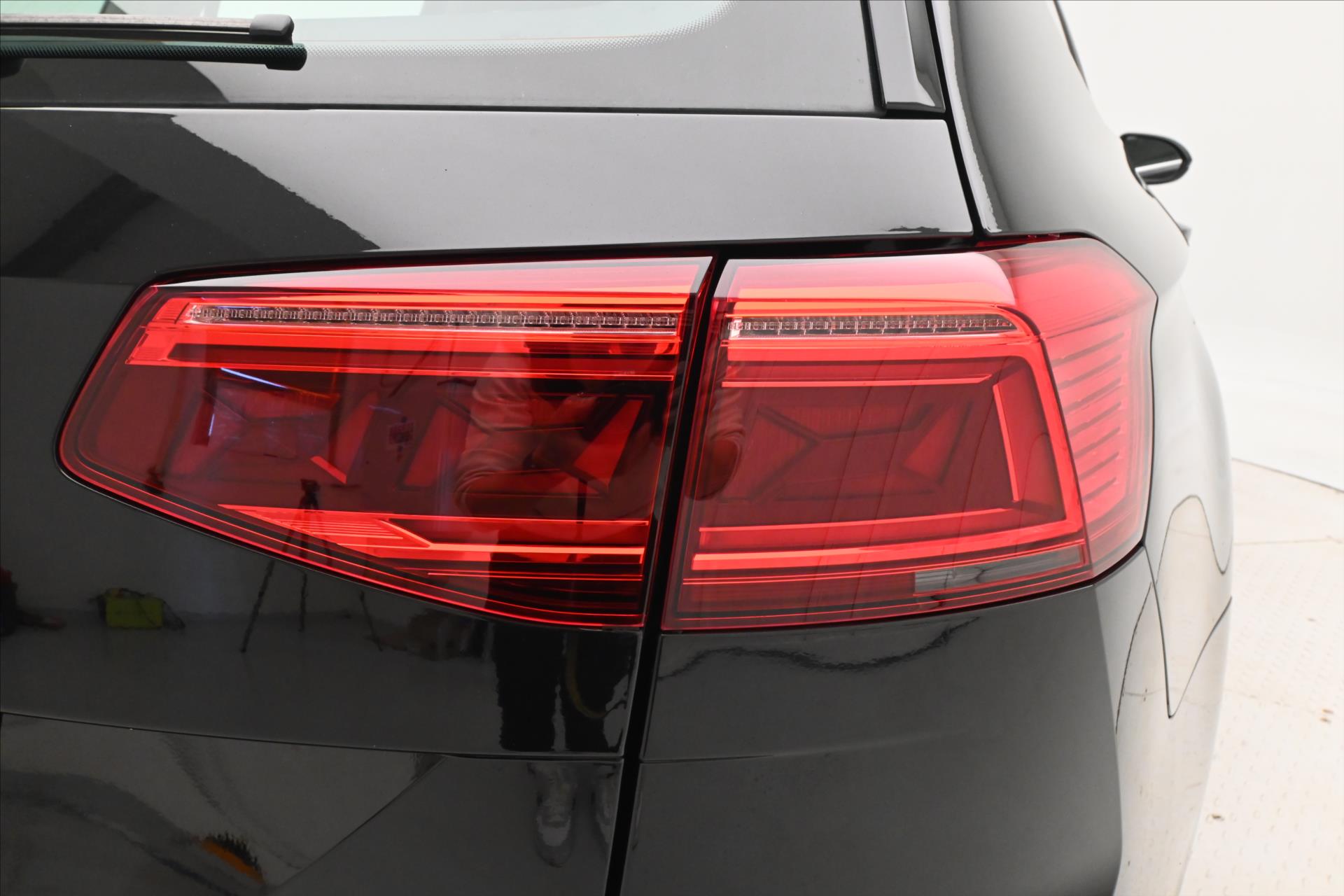 Hlavní fotografie vozu Volkswagen Passat 2,0 TDI 110kW DSG Business Záruka až 5 let (32)