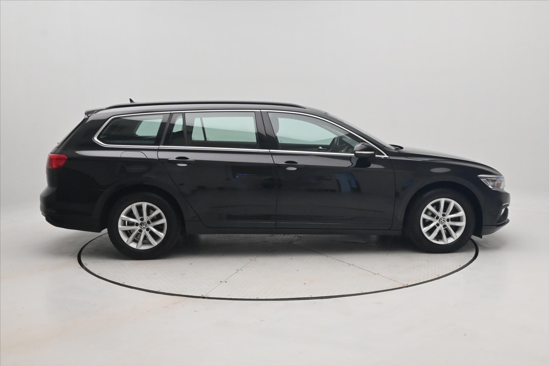 Hlavní fotografie vozu Volkswagen Passat 2,0 TDI 110kW DSG Business Záruka až 5 let (4)