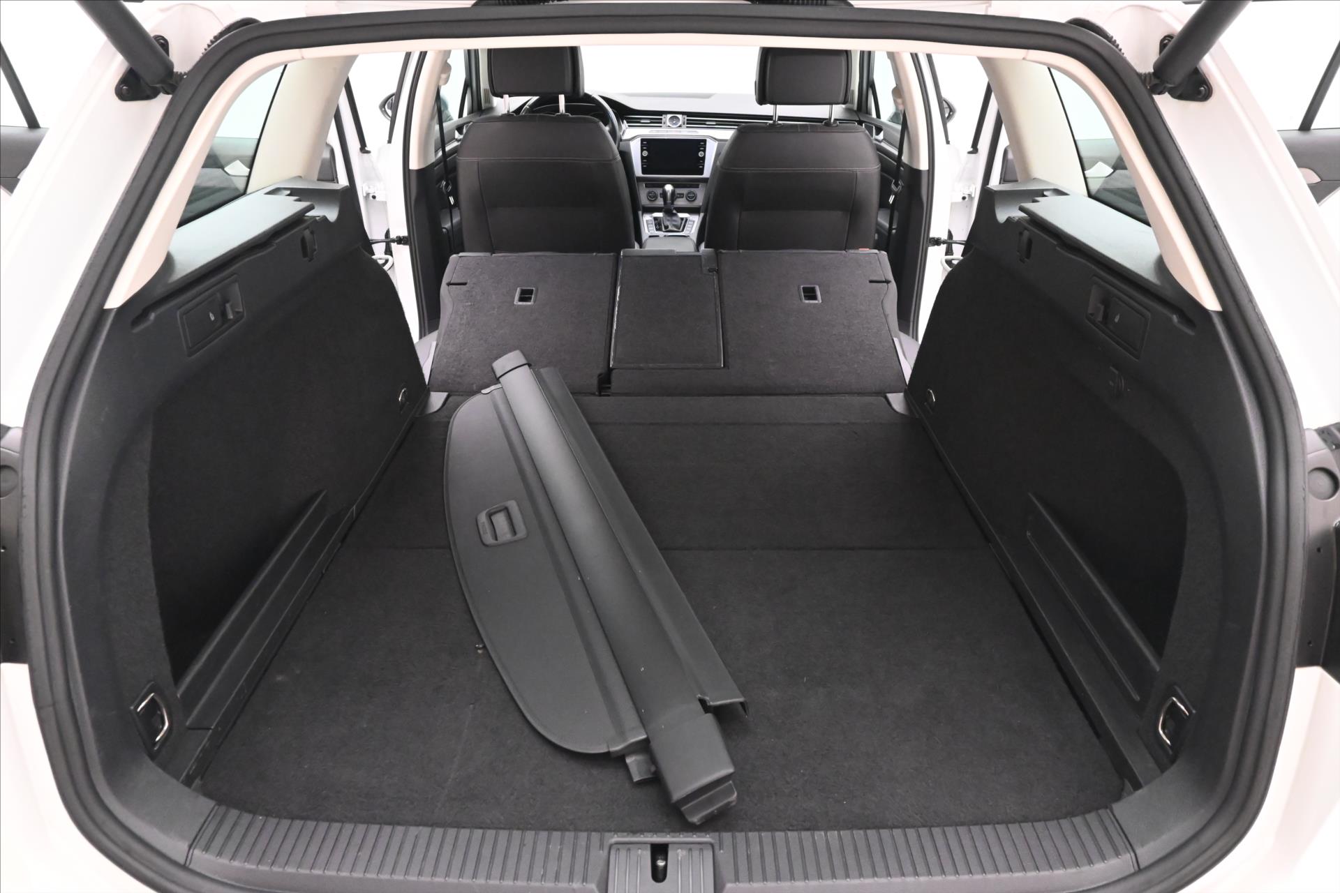Main photo of the car Volkswagen Passat 2,0 TDI 140kW DSG Alltrack 4Motion Záruka až 5 let (12)