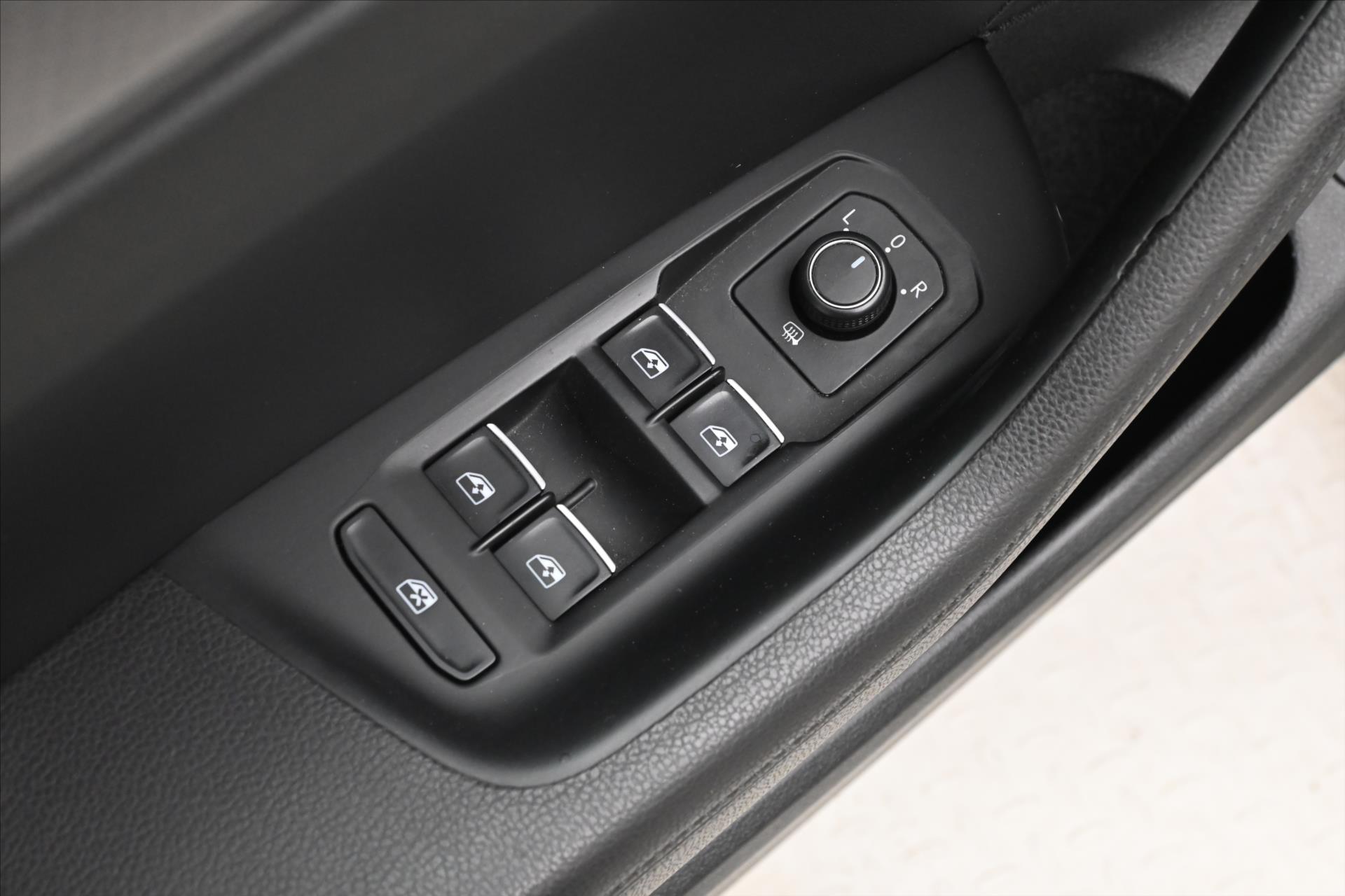 Main photo of the car Volkswagen Passat 2,0 TDI 140kW DSG Alltrack 4Motion Záruka až 5 let (26)