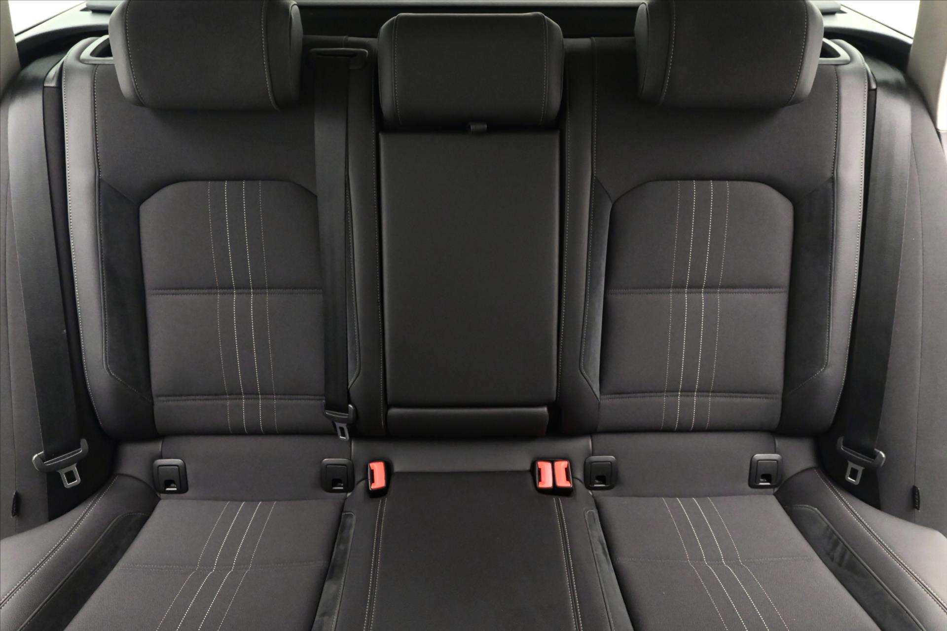 Main photo of the car Volkswagen Passat 2,0 TDI 140kW DSG Alltrack 4Motion Záruka až 5 let (29)