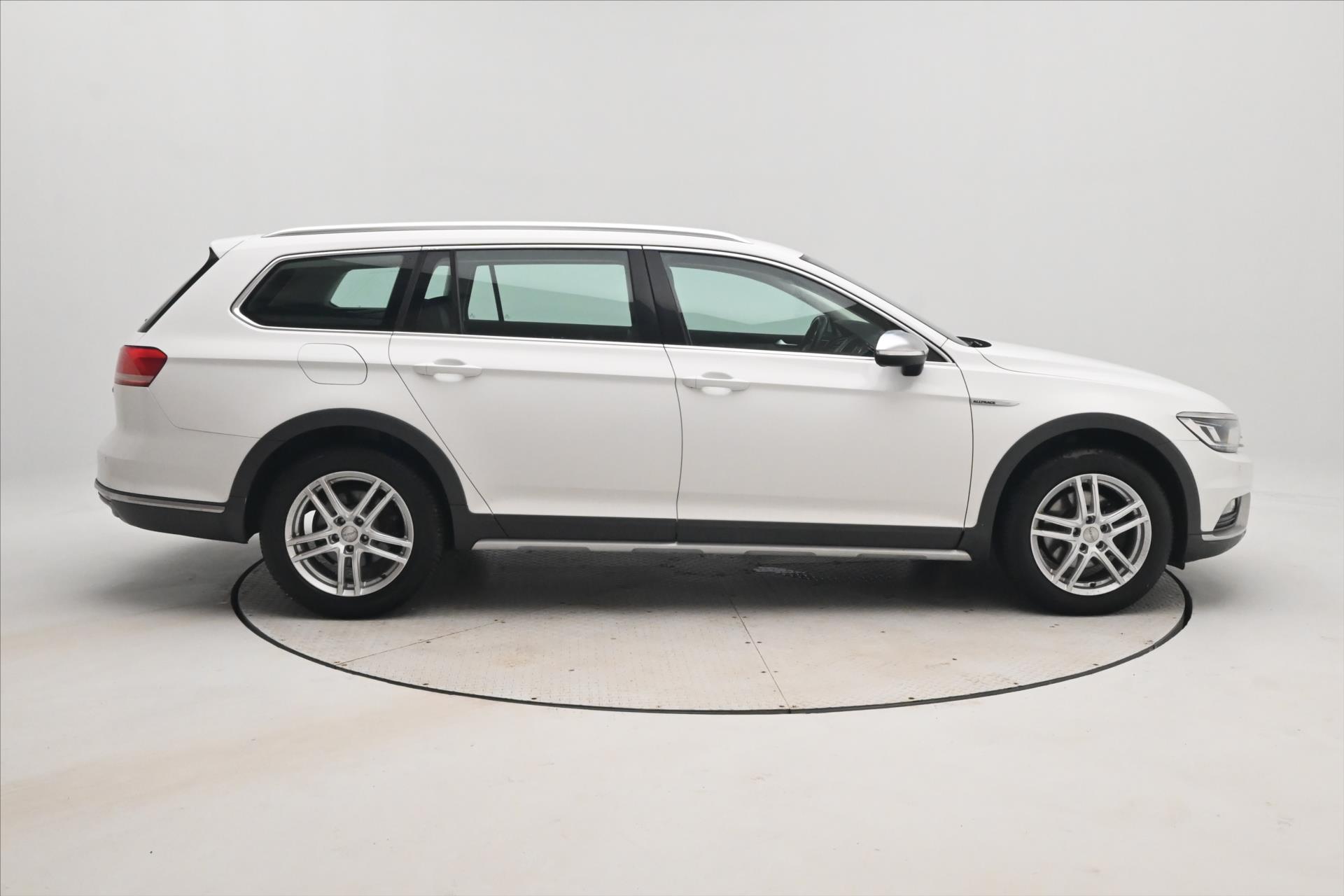 Main photo of the car Volkswagen Passat 2,0 TDI 140kW DSG Alltrack 4Motion Záruka až 5 let (5)