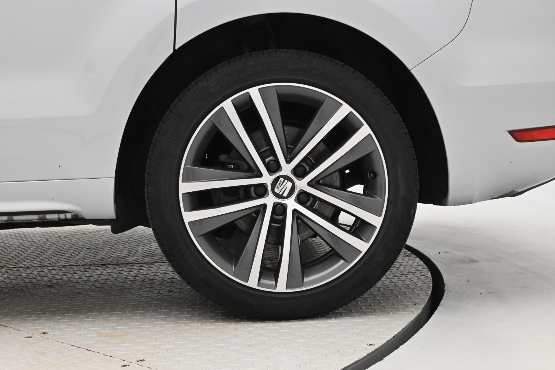 Hlavní fotografie vozu Seat Alhambra 1,4 TSI 110 kW FR-Line Záruka až 5 let (31)