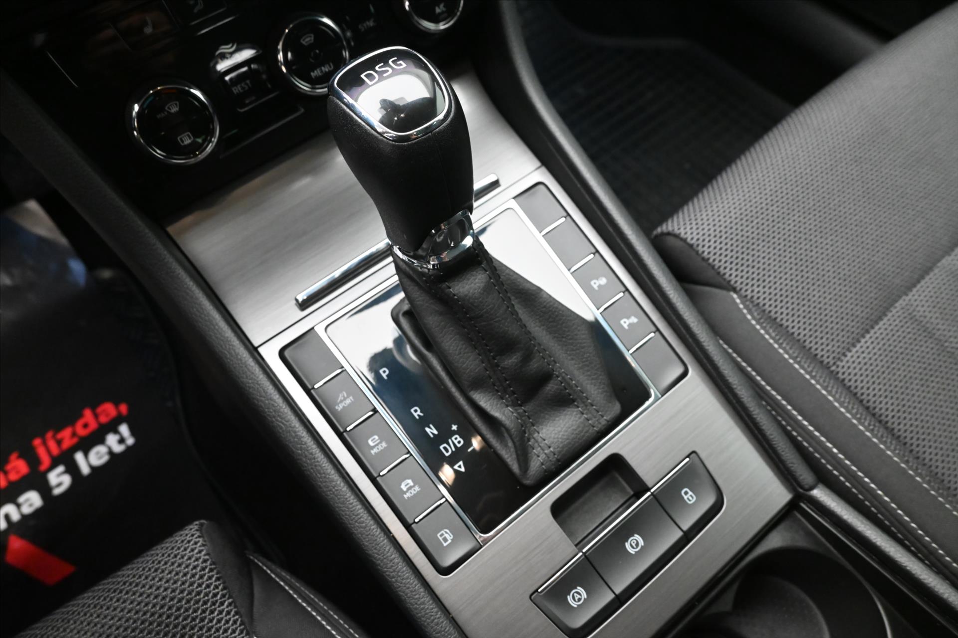 Hlavní fotografie vozu Škoda Superb 1,4 TSI iV 160 kW DSG Style Záruka až 5 let (23)