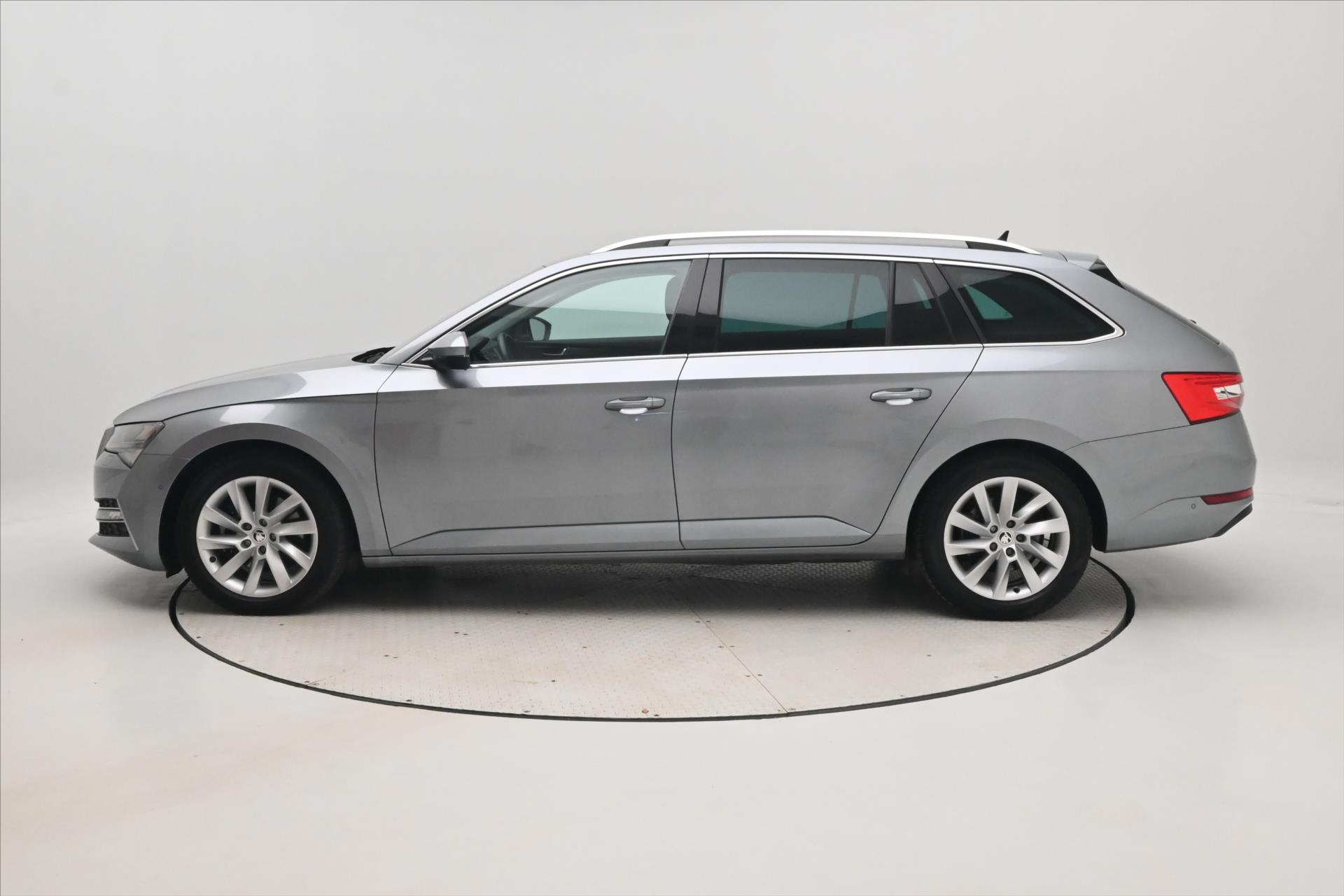Hlavní fotografie vozu Škoda Superb 1,4 TSI iV 160 kW DSG Style Záruka až 5 let (8)