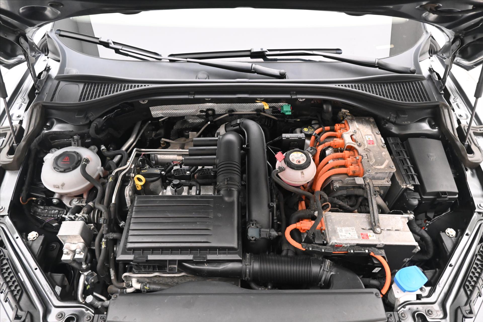 Hlavní fotografie vozu Škoda Superb 1,4 TSI iV 160 kW DSG Style Záruka až 5 let (9)