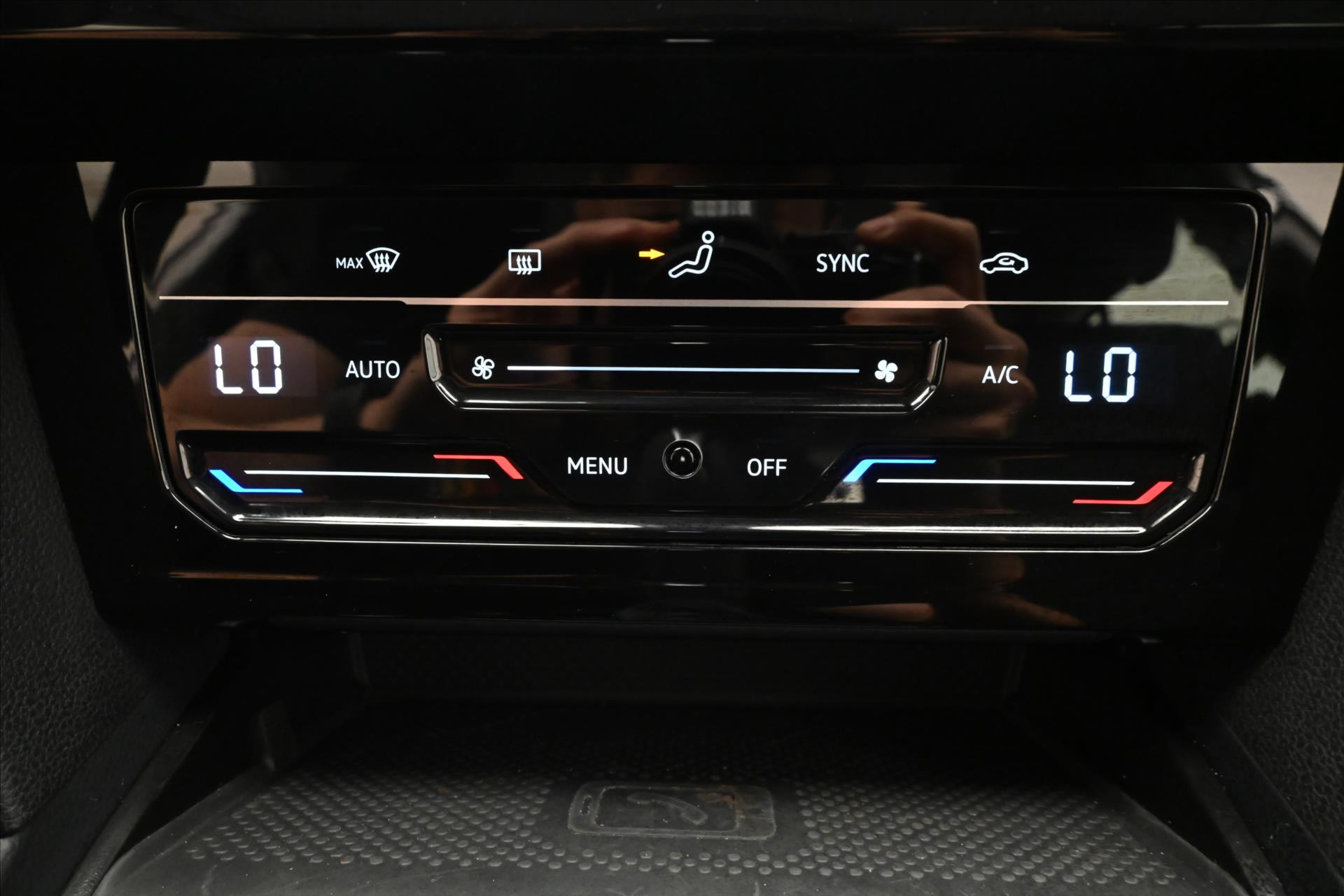 Hlavní fotografie vozu Volkswagen Passat 2,0 TDI 110kW DSG Záruka až 5 let (21)