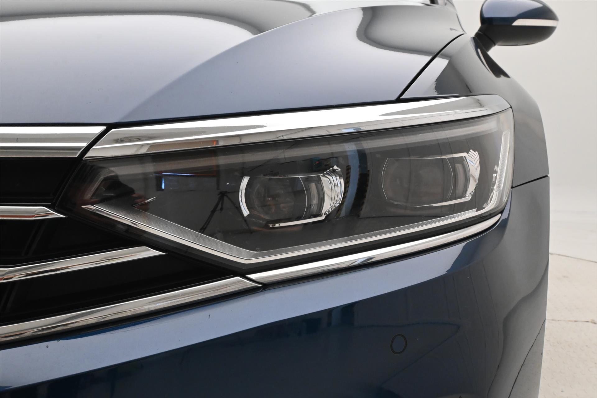 Main photo of the car Volkswagen Passat 2.0 TDI 110kW DSG Warranty up to 5 years (30)