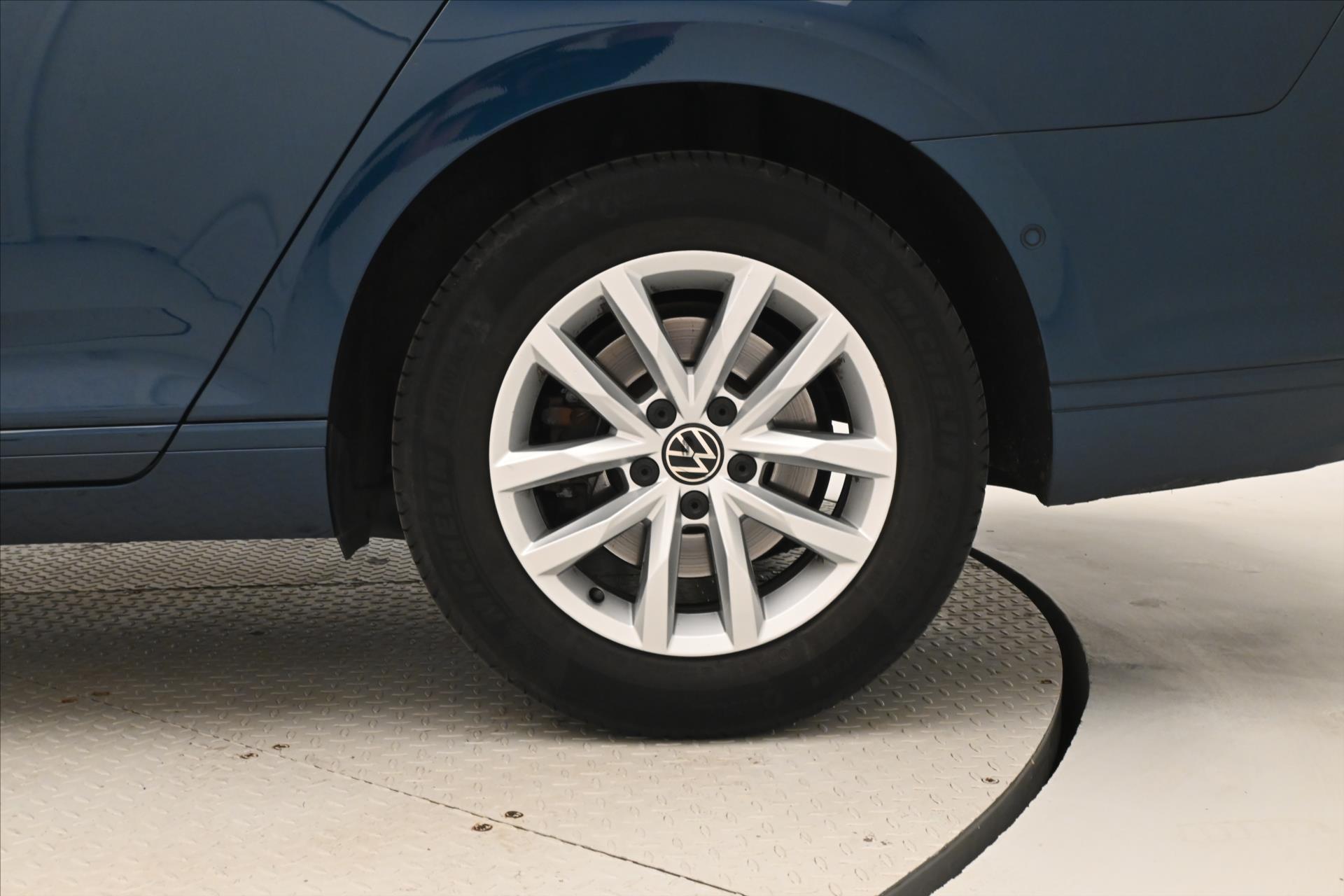 Main photo of the car Volkswagen Passat 2.0 TDI 110kW DSG Warranty up to 5 years (32)