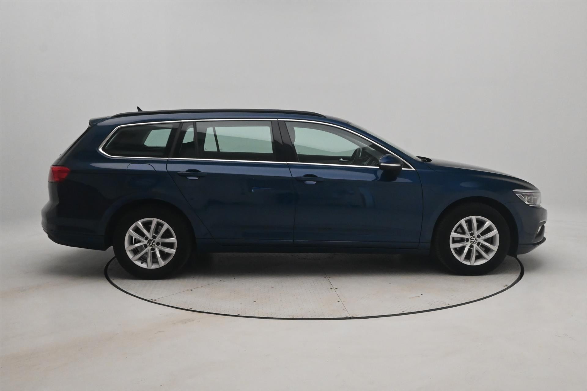 Hlavní fotografie vozu Volkswagen Passat 2,0 TDI 110kW DSG Záruka až 5 let (4)