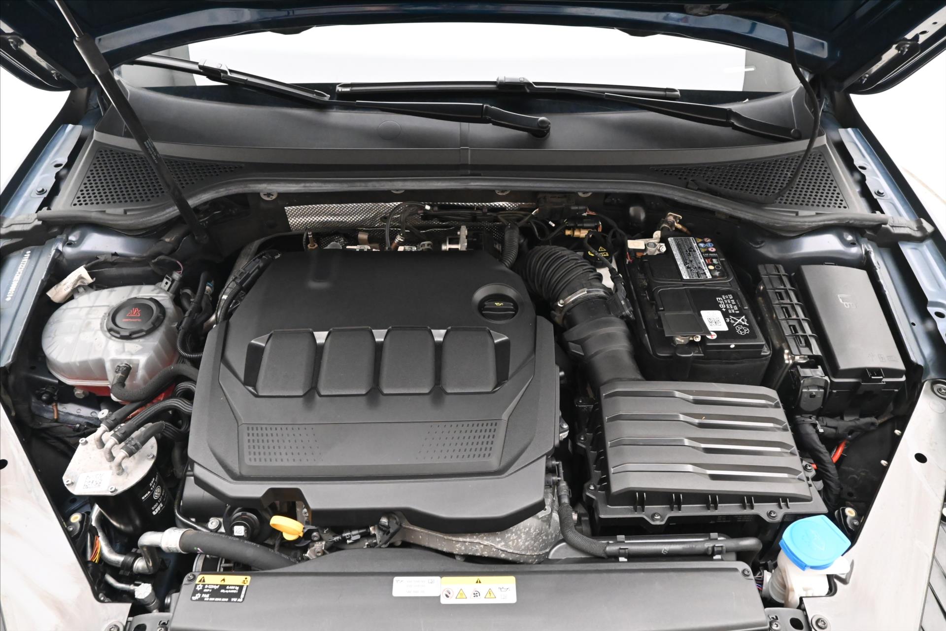 Main photo of the car Volkswagen Passat 2.0 TDI 110kW DSG Warranty up to 5 years (9)