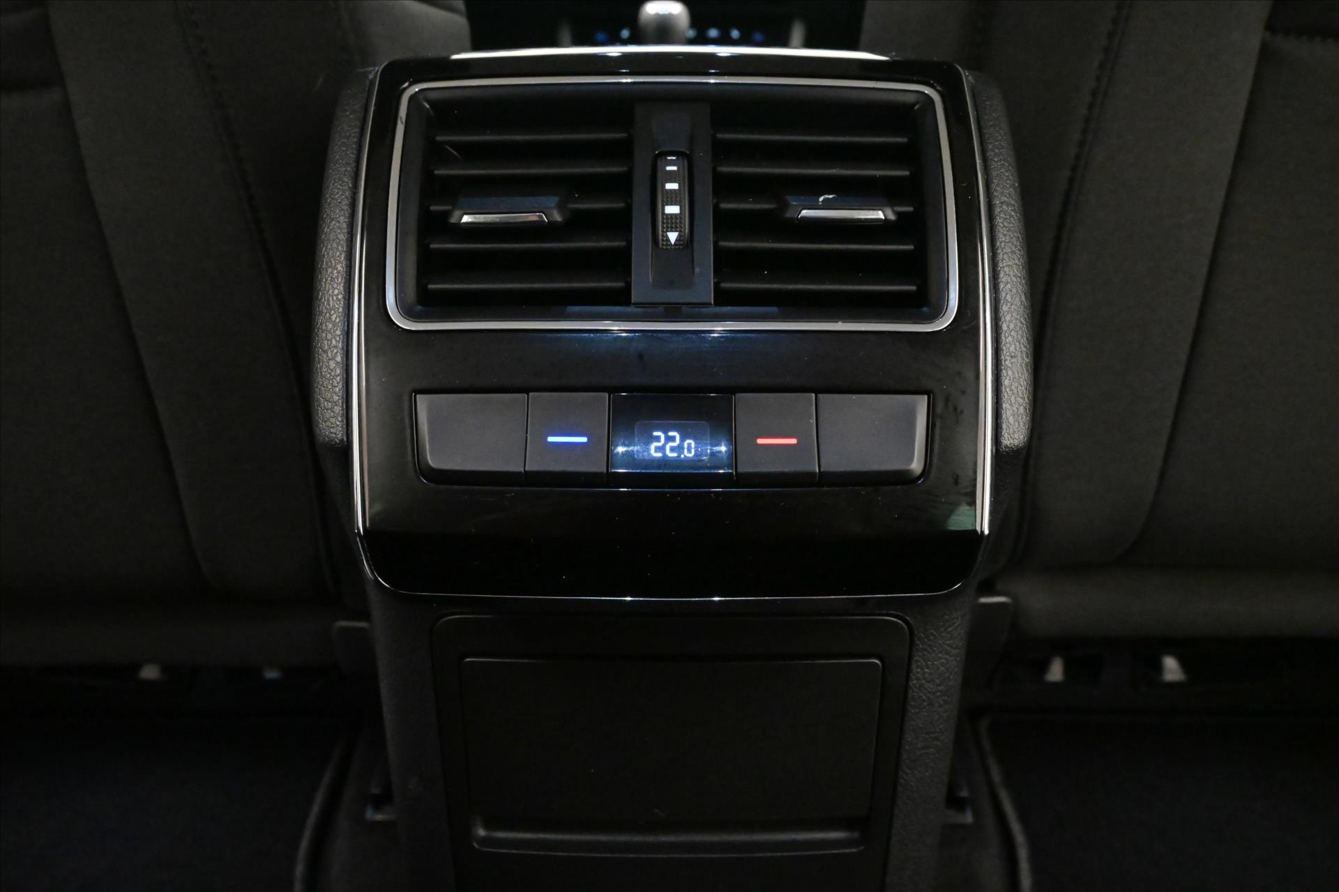Main photo of the car Skoda Superb 2.0 TDI 110 kW DSG Style Warranty up to 5 years (21)
