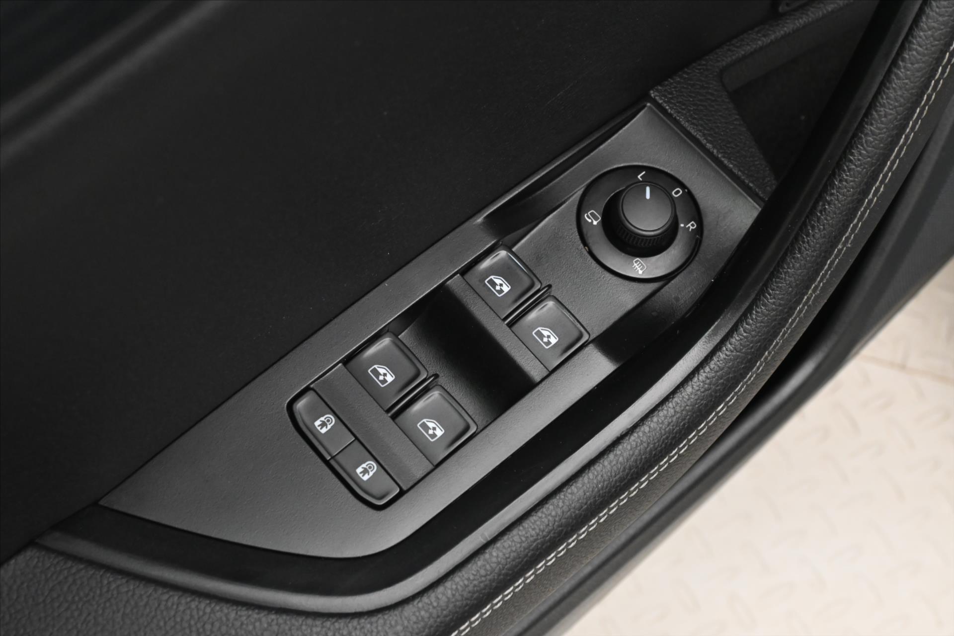 Main photo of the car Skoda Superb 2.0 TDI 110 kW DSG Style Warranty up to 5 years (25)