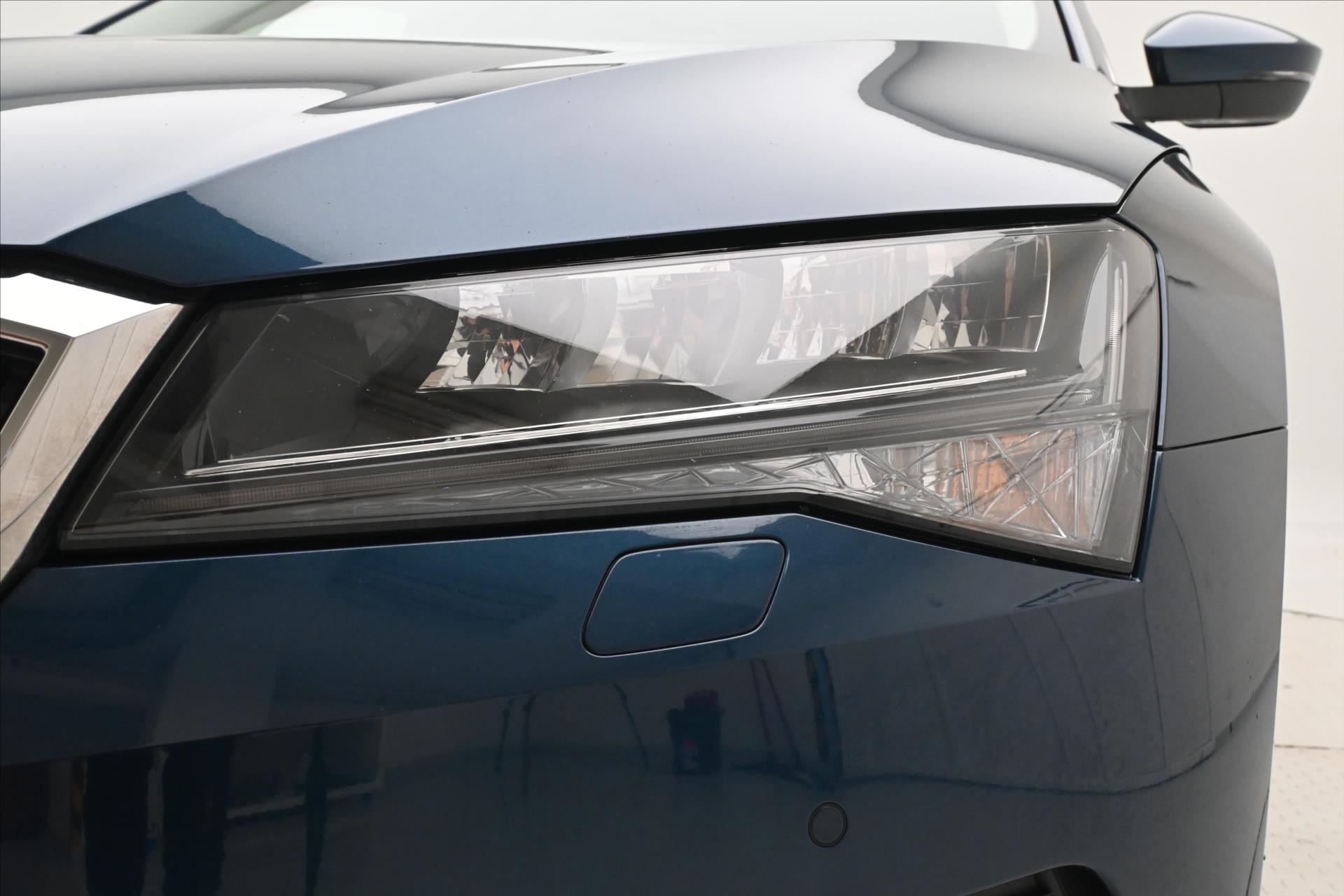 Main photo of the car Skoda Superb 2.0 TDI 110 kW DSG Style Warranty up to 5 years (30)