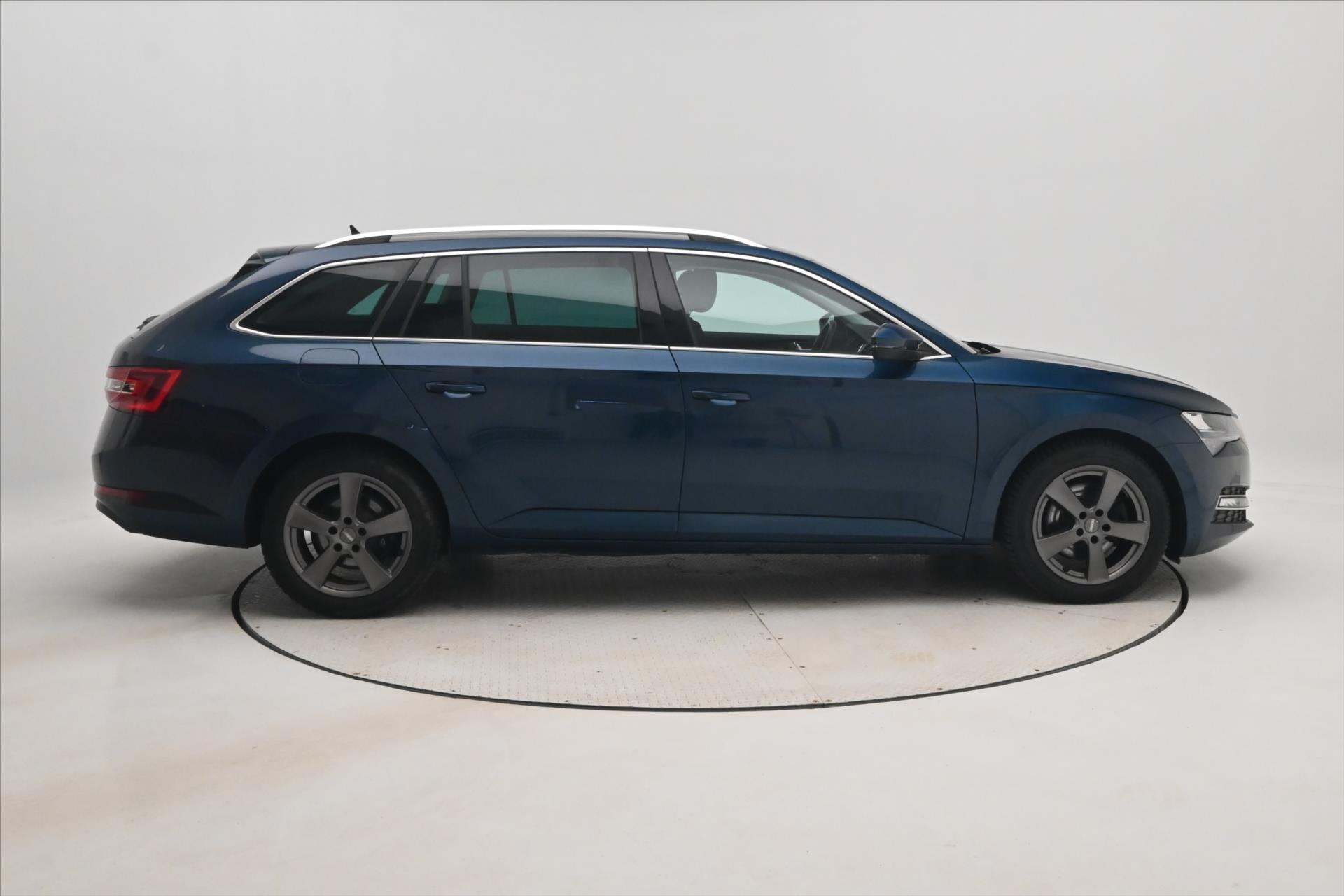 Main photo of the car Skoda Superb 2.0 TDI 110 kW DSG Style Warranty up to 5 years (4)
