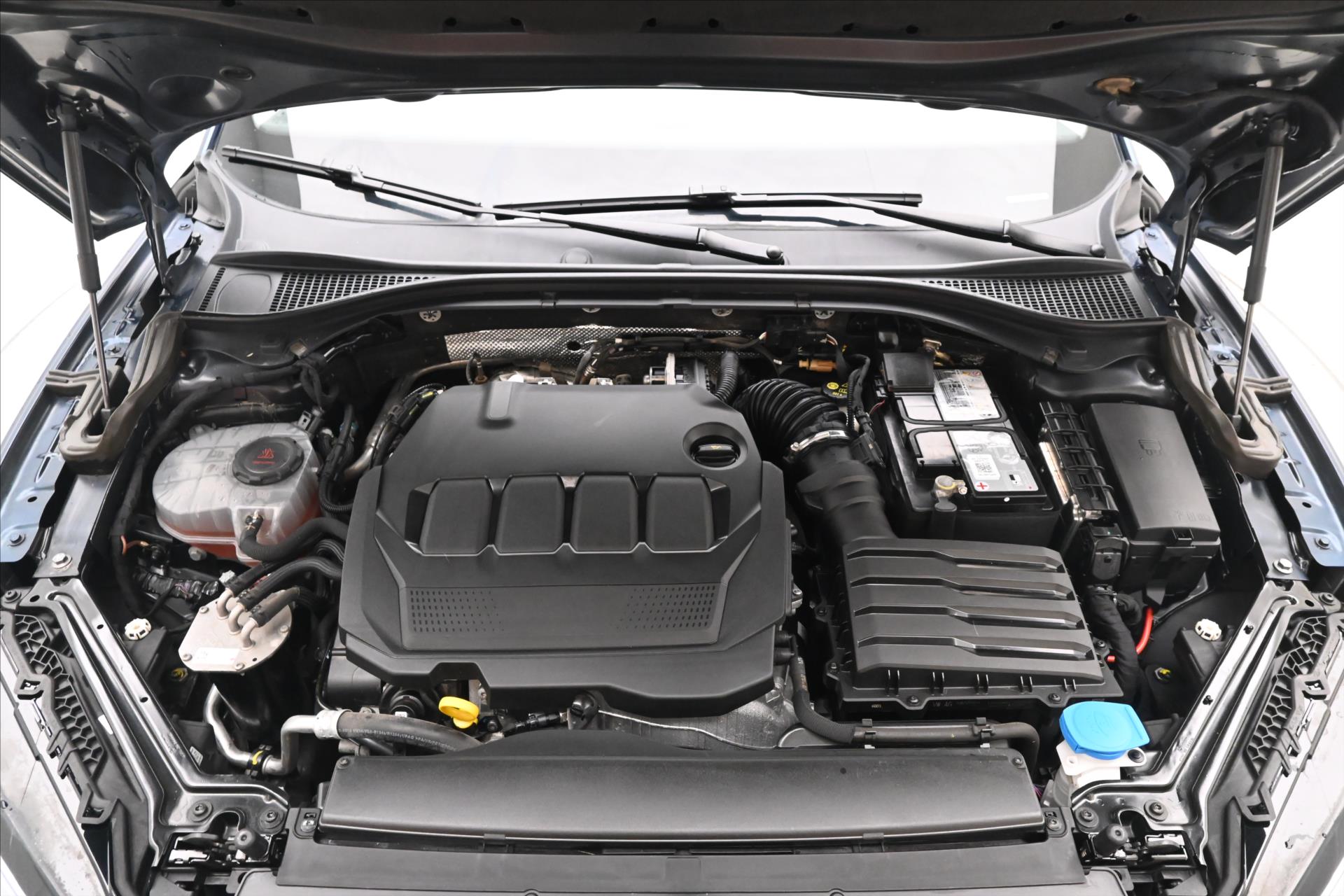 Main photo of the car Skoda Superb 2.0 TDI 110 kW DSG Style Warranty up to 5 years (9)