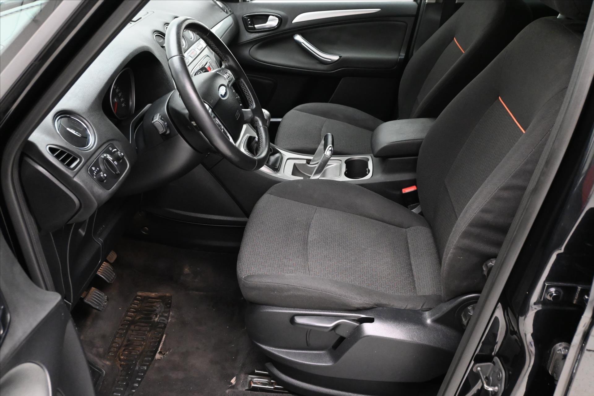 Hlavní fotografie vozu Ford Galaxy 2,0 TDCi 96 kW 7 Míst (13)