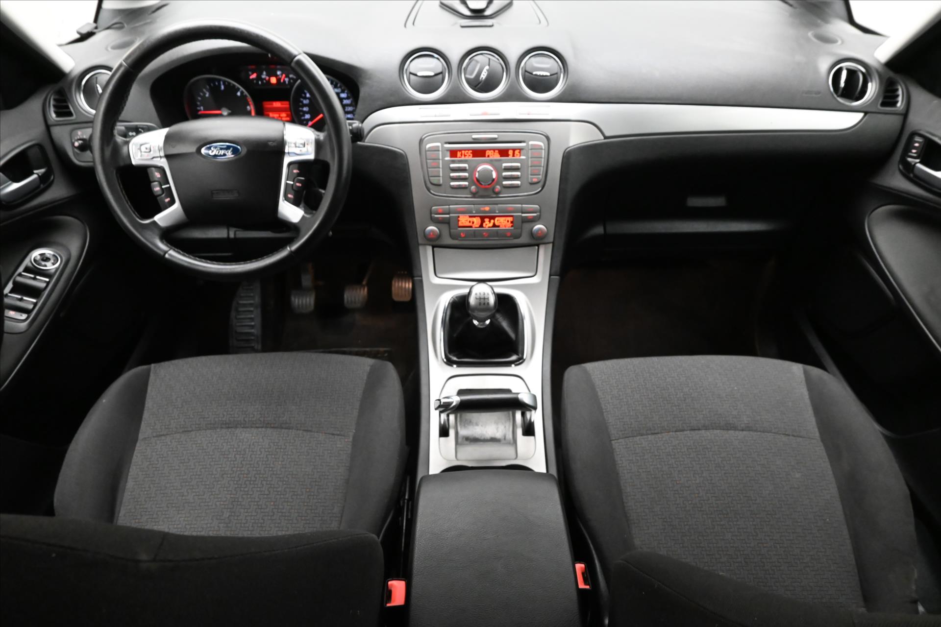 Hlavní fotografie vozu Ford Galaxy 2,0 TDCi 96 kW 7 Míst (15)