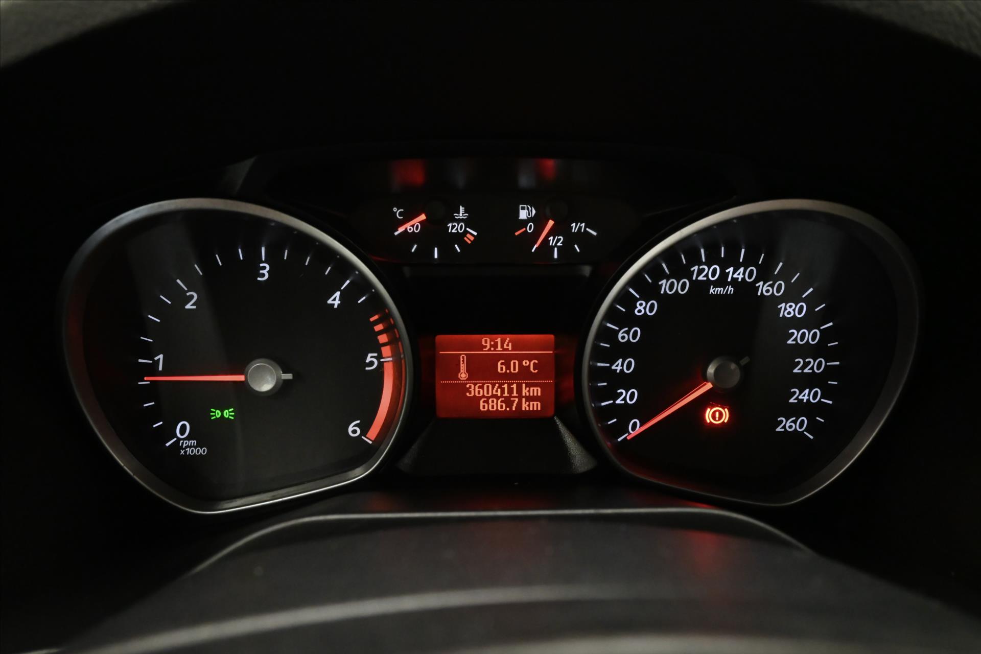 Hlavní fotografie vozu Ford Galaxy 2,0 TDCi 96 kW 7 Míst (16)