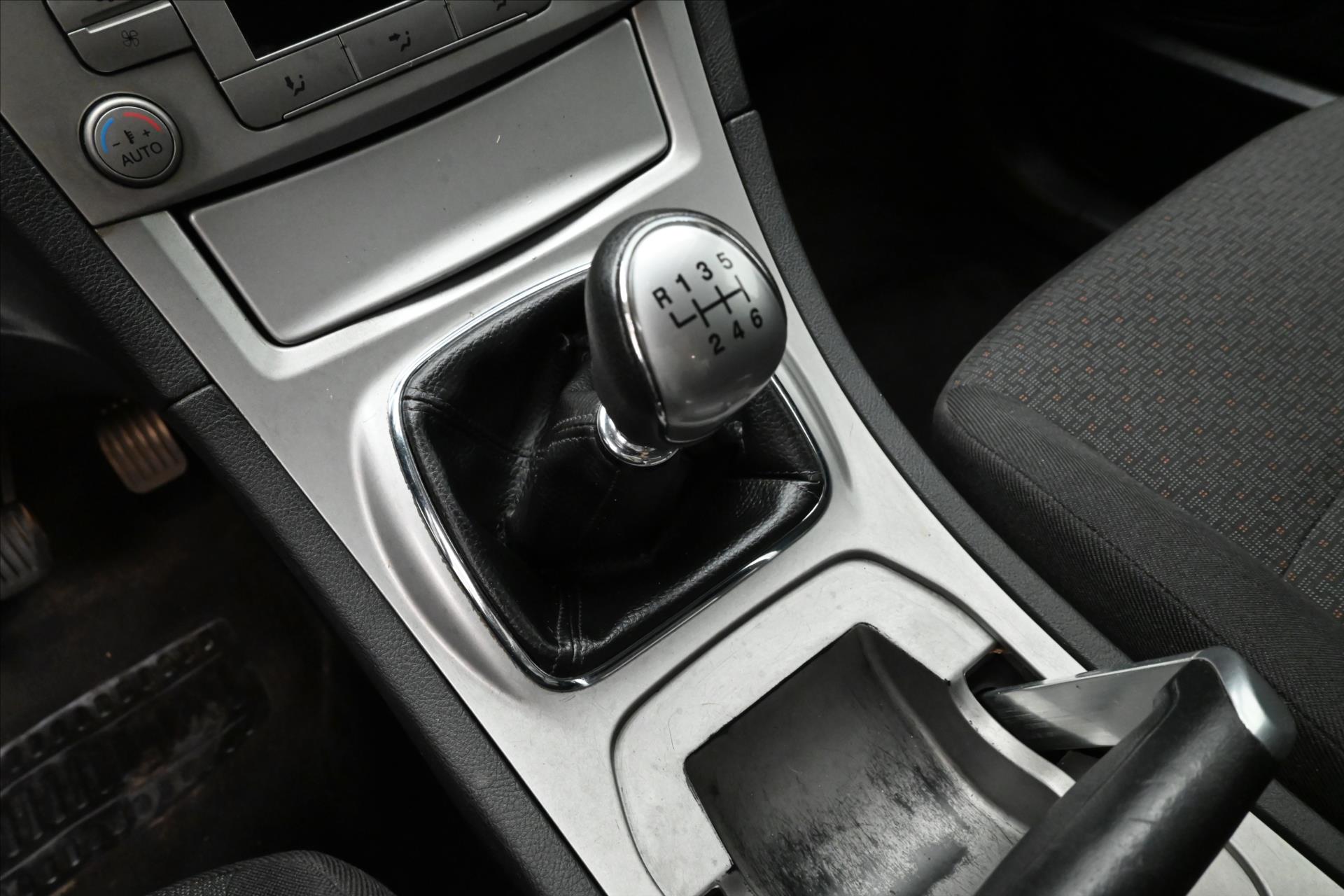 Hlavní fotografie vozu Ford Galaxy 2,0 TDCi 96 kW 7 Míst (20)