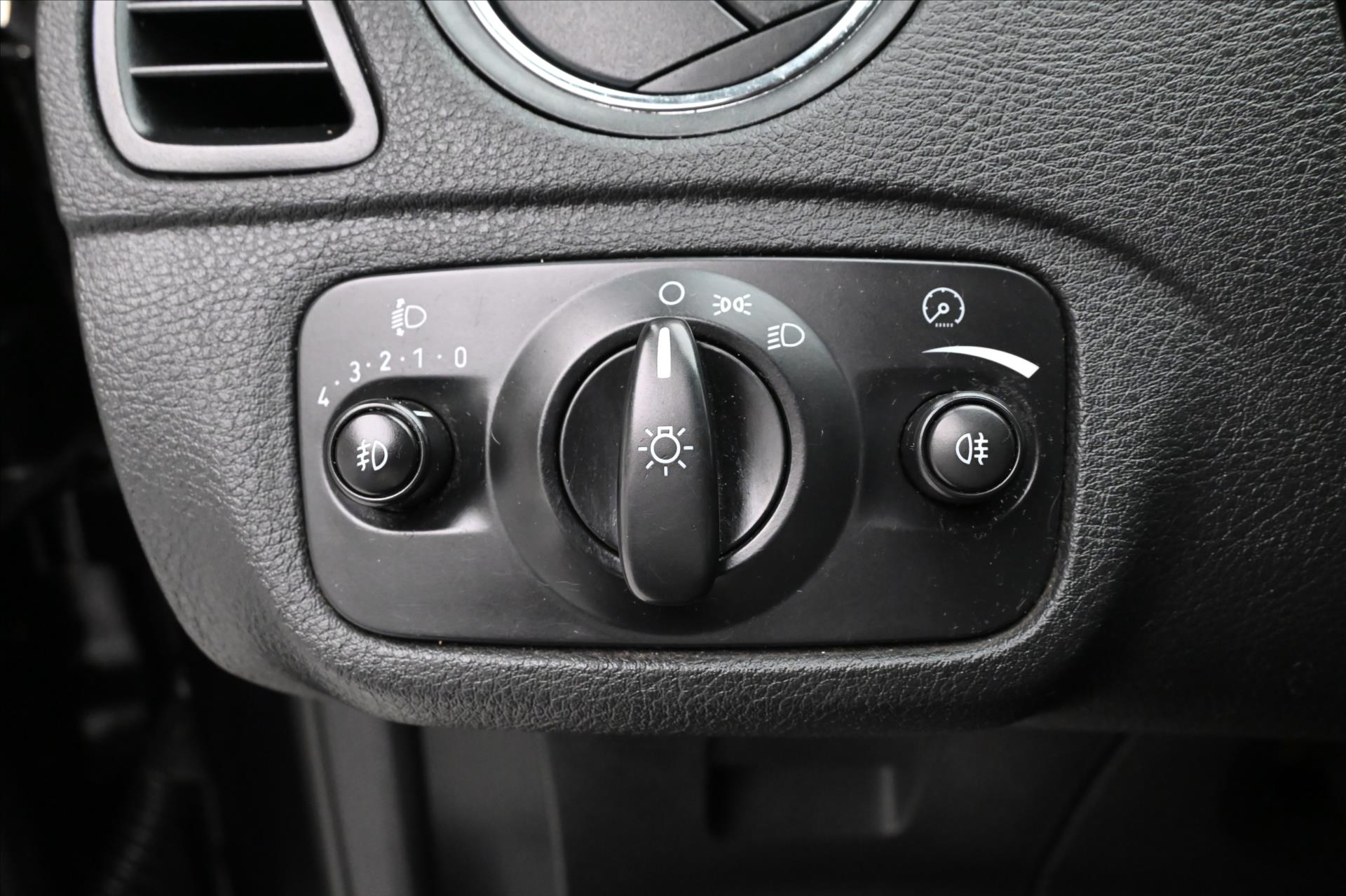 Hlavní fotografie vozu Ford Galaxy 2,0 TDCi 96 kW 7 Míst (24)