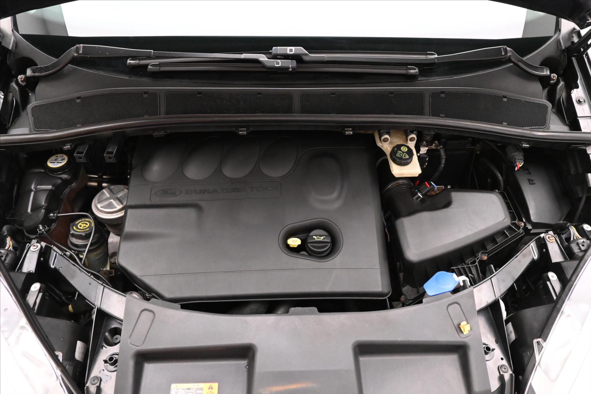 Hlavní fotografie vozu Ford Galaxy 2,0 TDCi 96 kW 7 Míst (9)