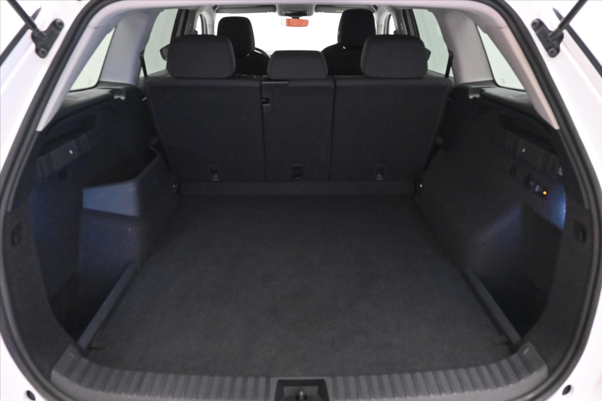 Hlavní fotografie vozu Škoda Kodiaq 2,0 TDI 142kW Selection 4x4 TAŽNÉ Záruka až 5 let (10)
