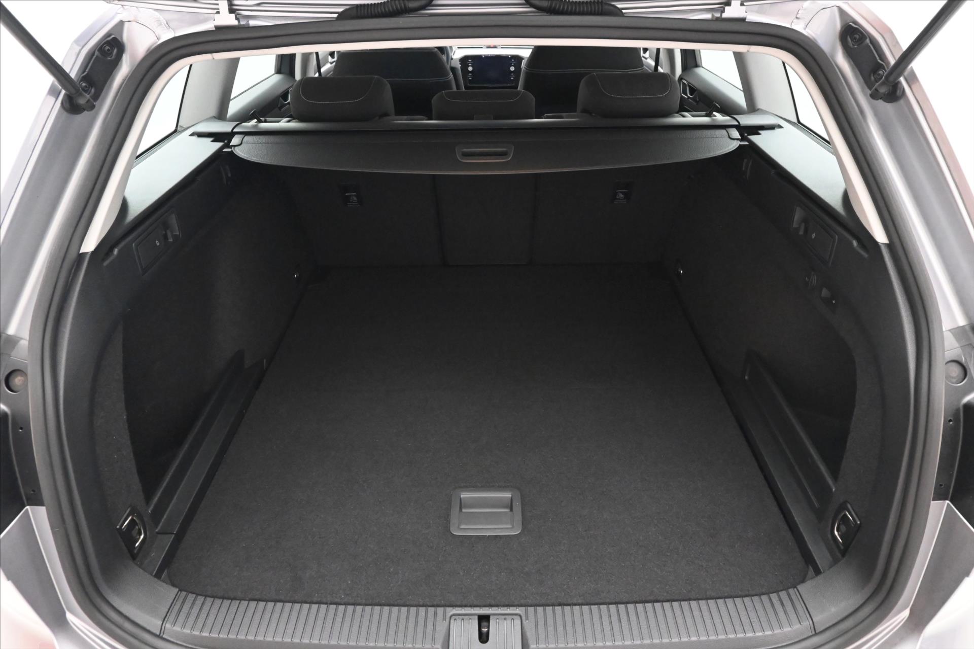 Hlavní fotografie vozu Volkswagen Passat 2,0 TDI 110 kW DSG Business Záruka až 5 let (10)