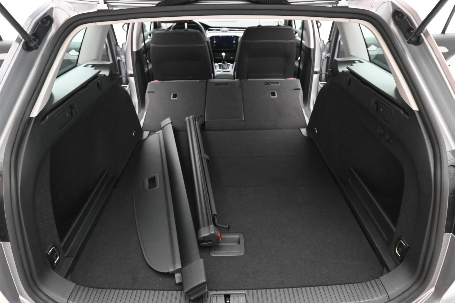 Hlavní fotografie vozu Volkswagen Passat 2,0 TDI 110 kW DSG Business Záruka až 5 let (11)