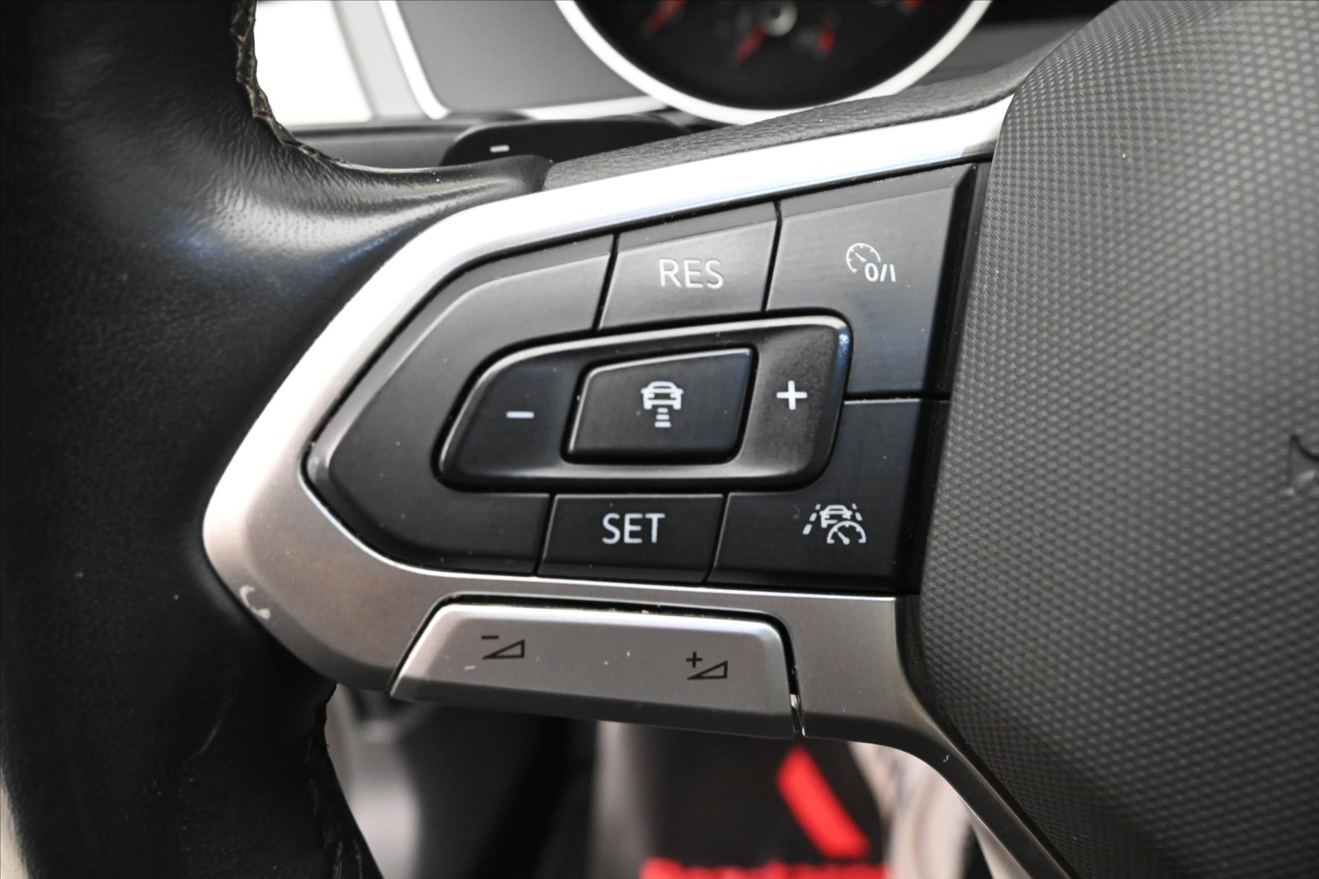 Hlavní fotografie vozu Volkswagen Passat 2,0 TDI 110 kW DSG Business Záruka až 5 let (24)