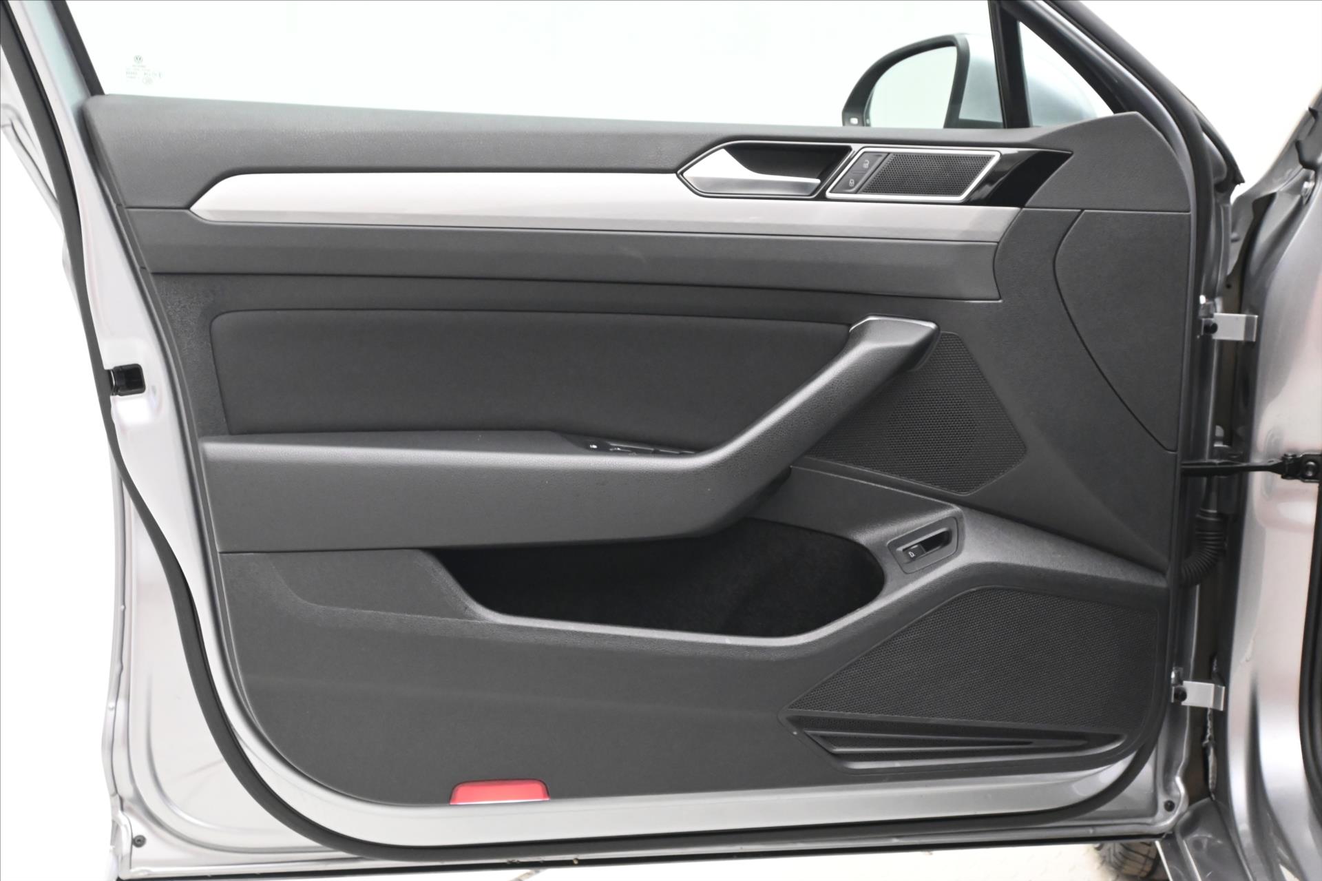 Hlavní fotografie vozu Volkswagen Passat 2,0 TDI 110 kW DSG Business Záruka až 5 let (25)