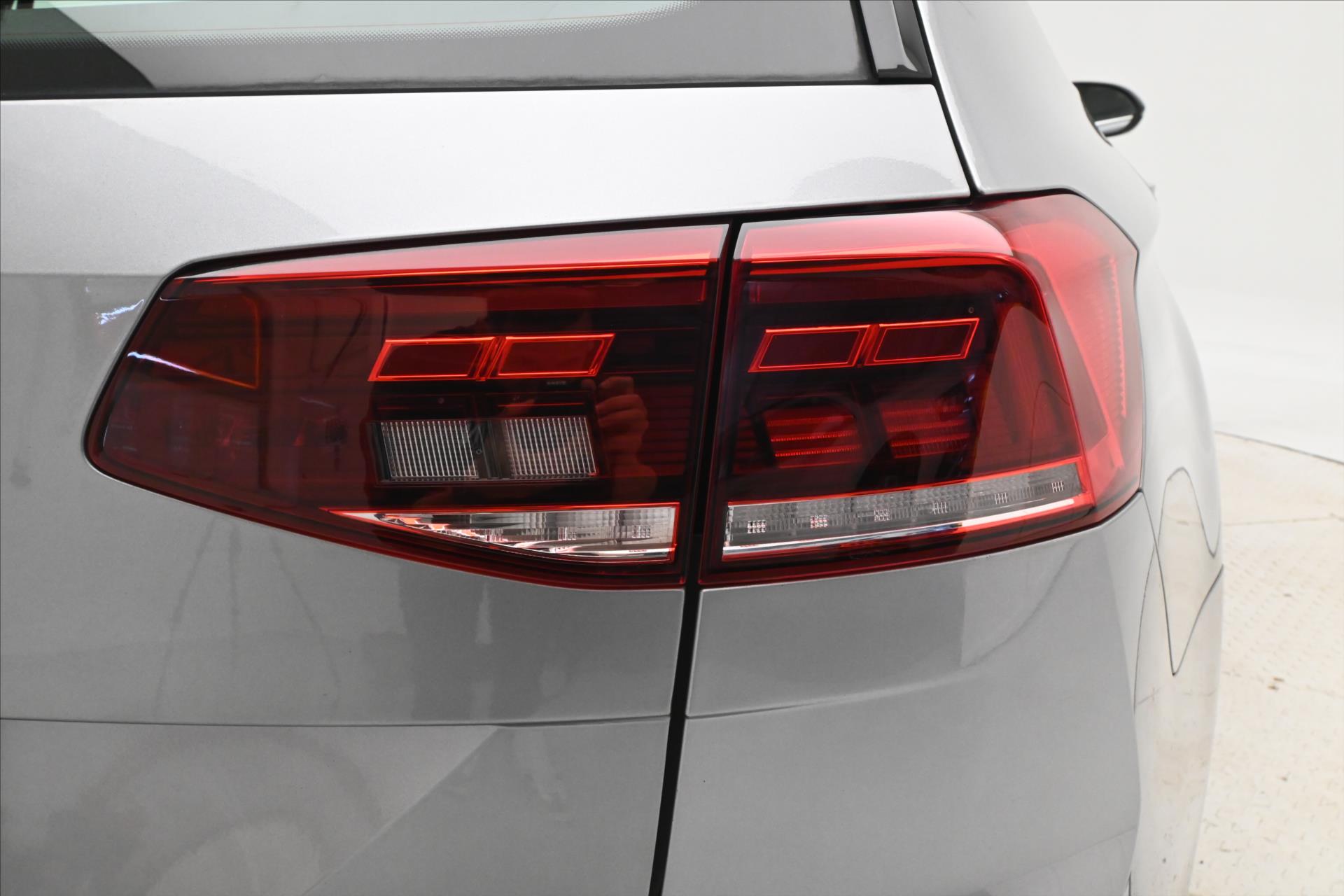 Hlavní fotografie vozu Volkswagen Passat 2,0 TDI 110 kW DSG Business Záruka až 5 let (31)