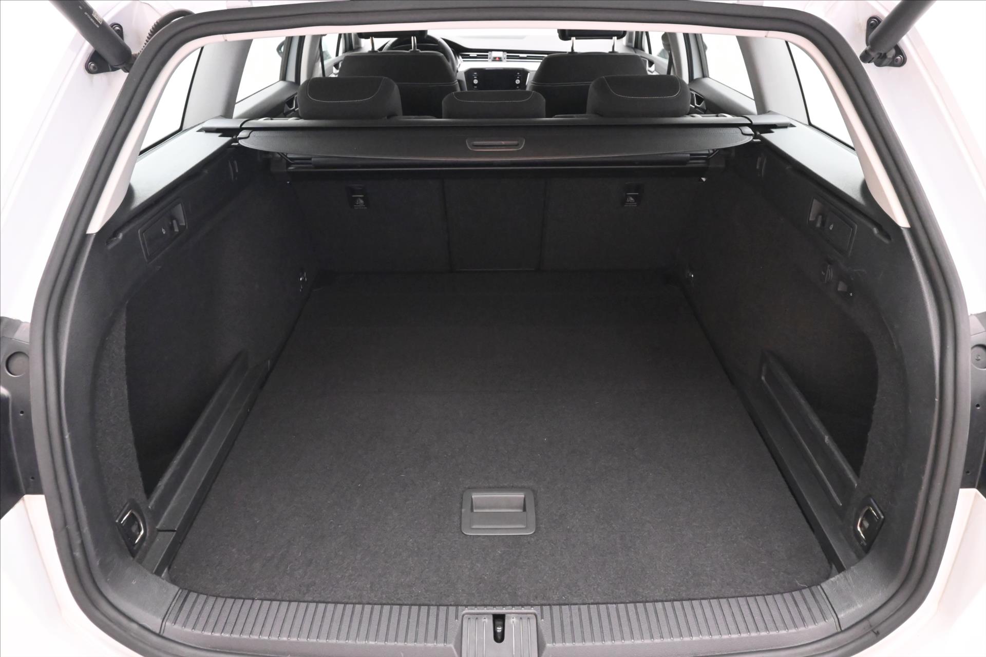 Hlavní fotografie vozu Volkswagen Passat 2,0 TDI 110 kW DSG Business Záruka až 5 let (10)