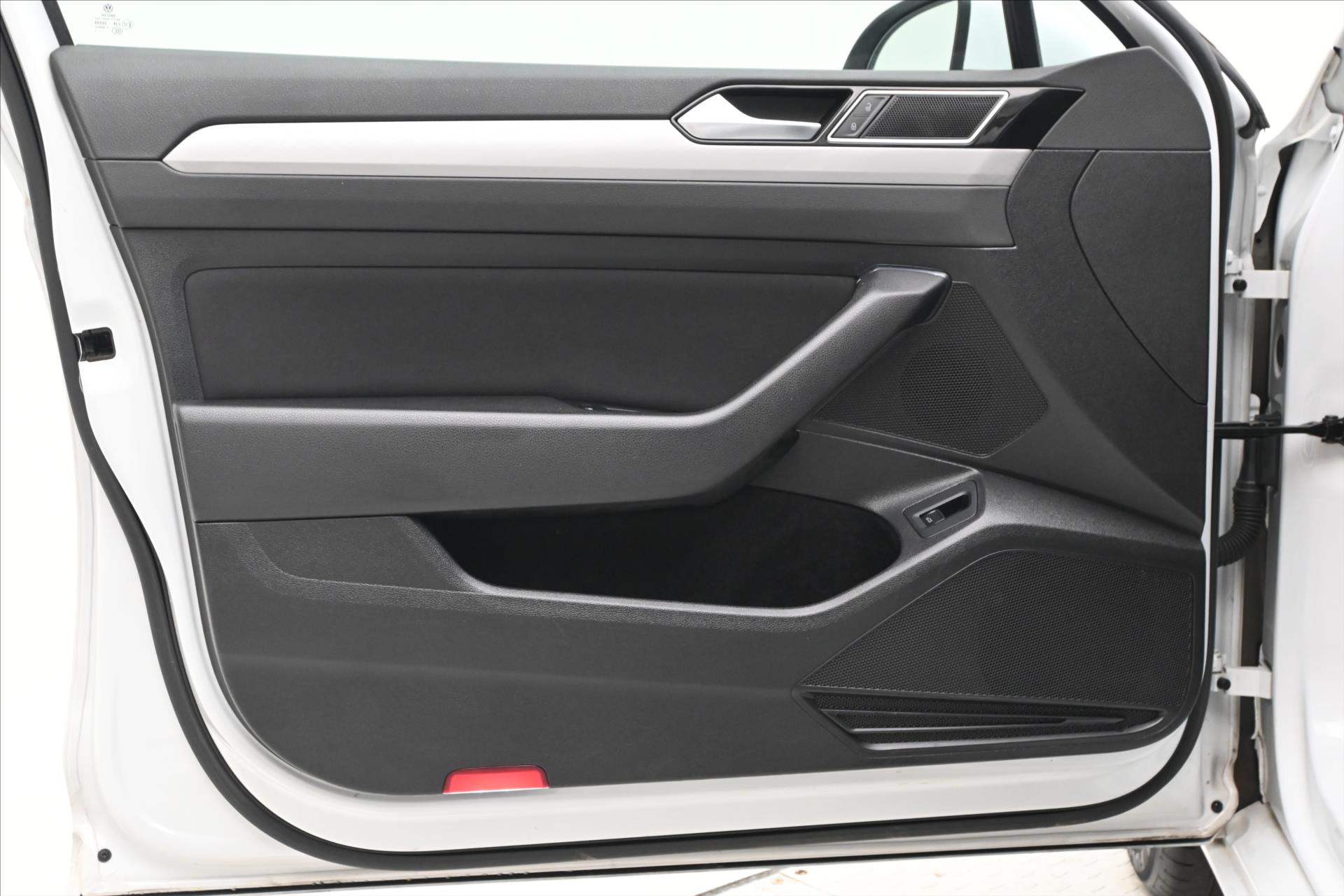 Hlavní fotografie vozu Volkswagen Passat 2,0 TDI 110 kW DSG Business Záruka až 5 let (25)