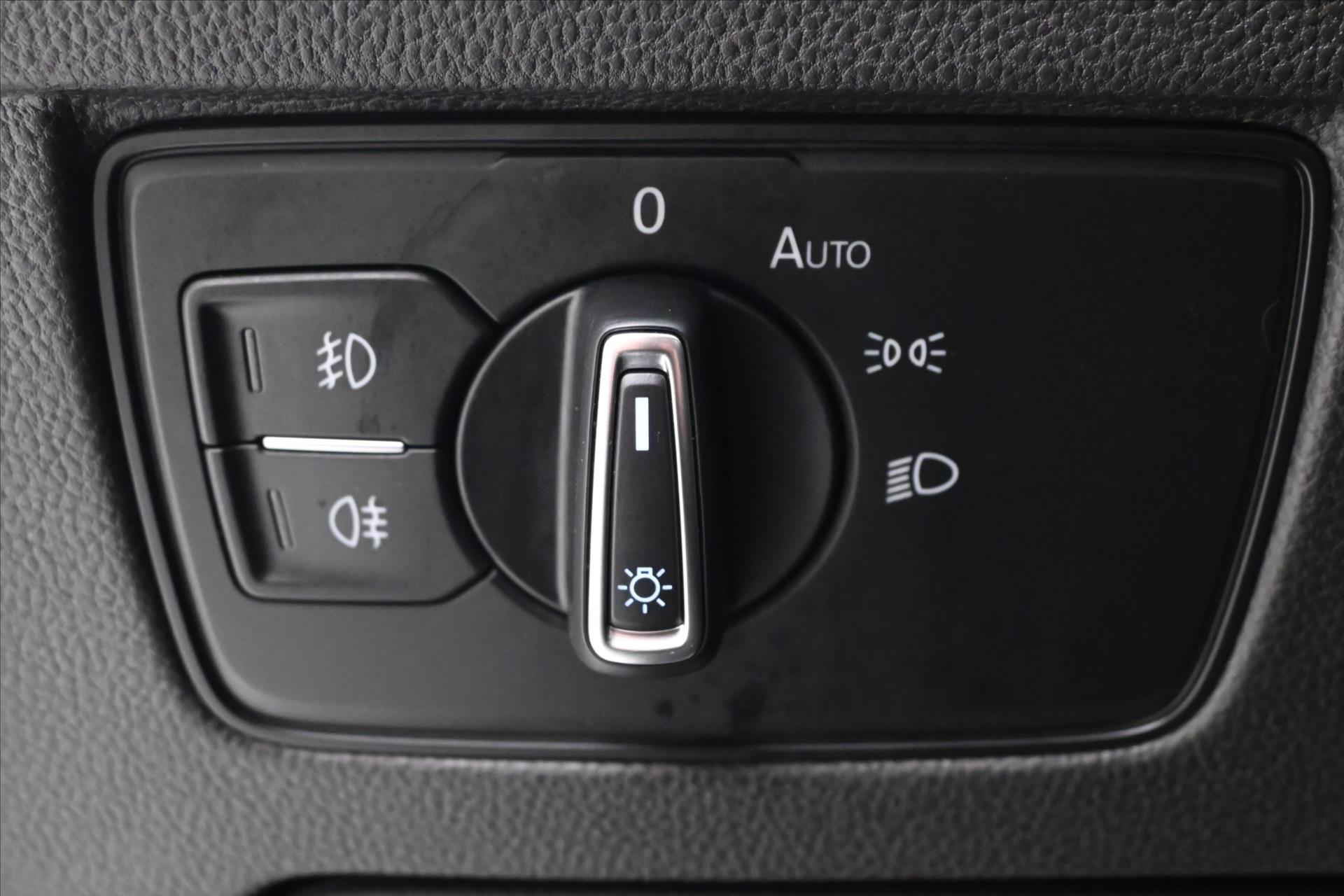 Hlavní fotografie vozu Volkswagen Passat 2,0 TDI 110 kW DSG Business Záruka až 5 let (27)