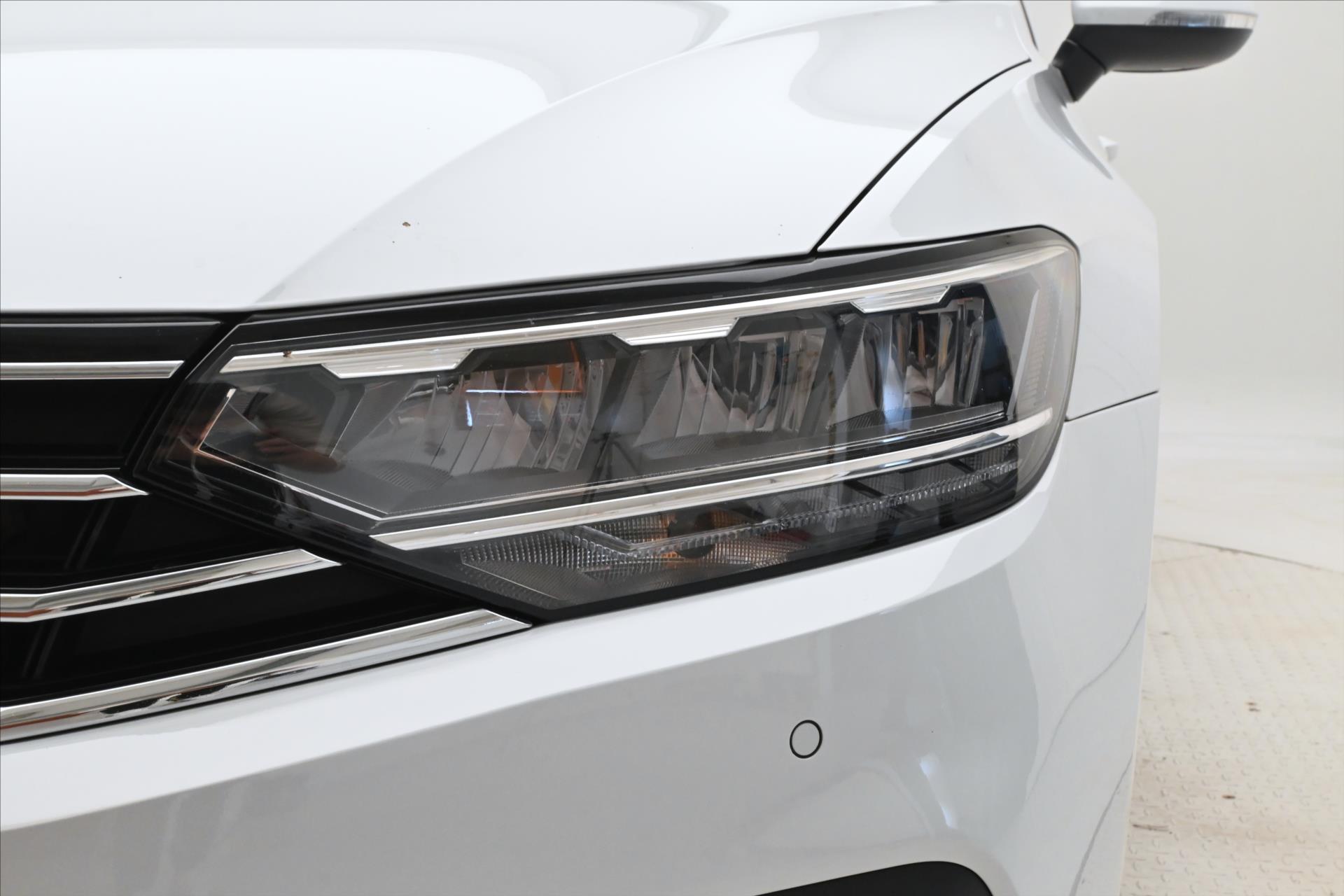 Hlavní fotografie vozu Volkswagen Passat 2,0 TDI 110 kW DSG Business Záruka až 5 let (31)