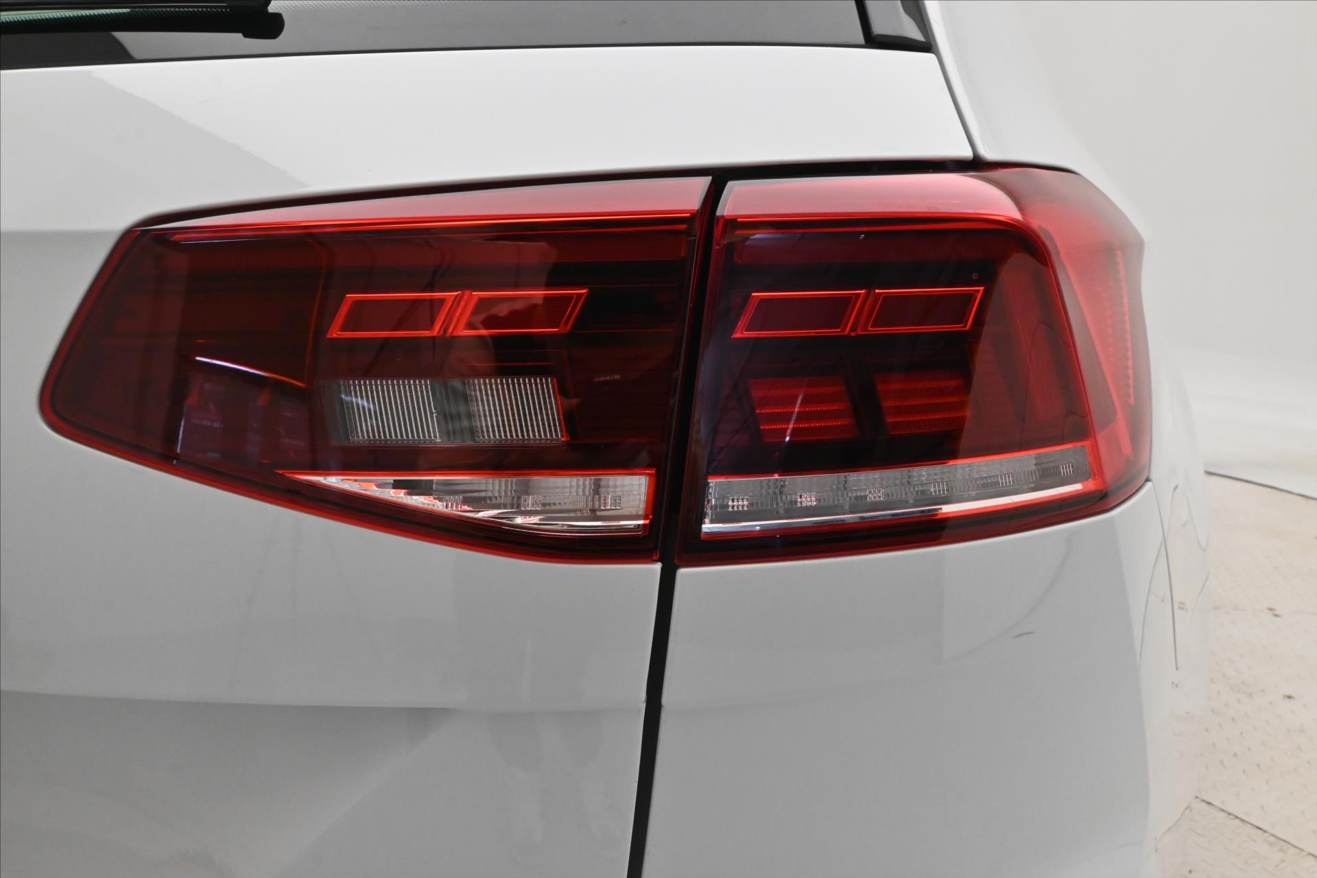 Hlavní fotografie vozu Volkswagen Passat 2,0 TDI 110 kW DSG Business Záruka až 5 let (32)